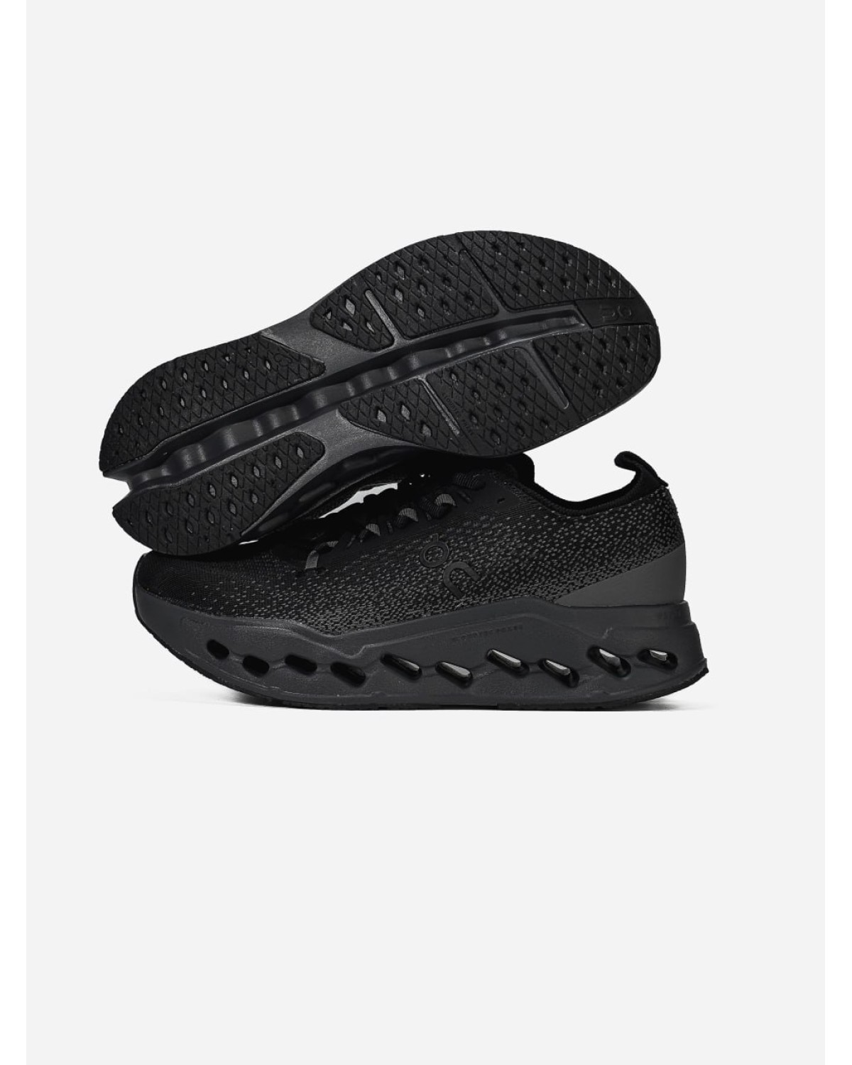 On Running Cloudsurfer Max Black