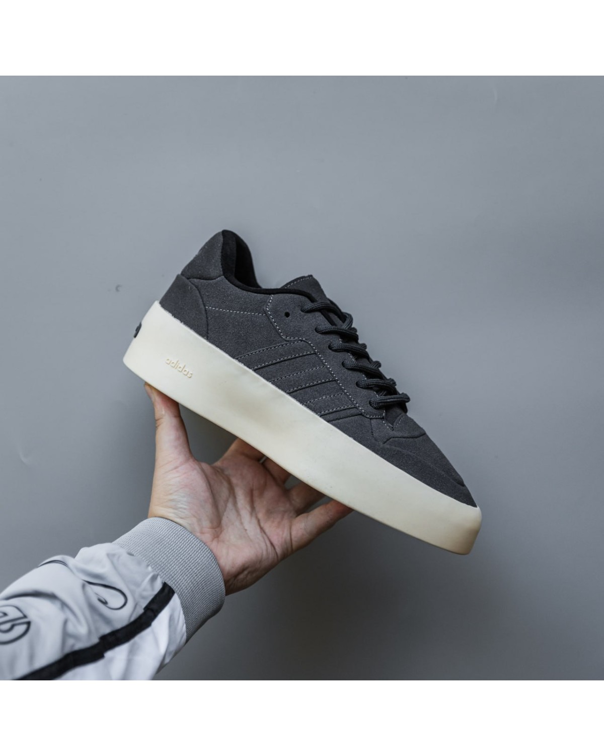 Adidas Forum Low 86 x Essential Fear of God