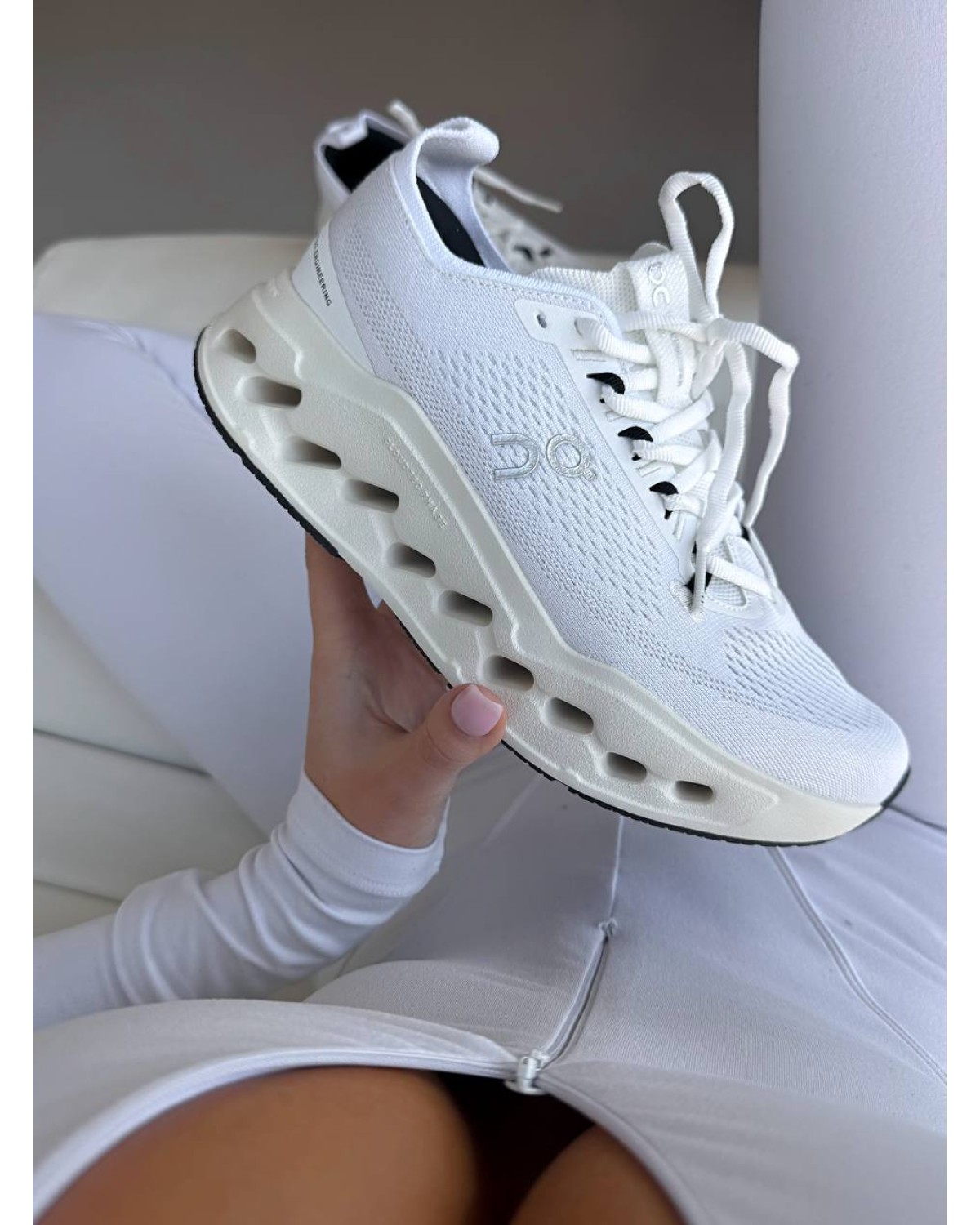 ON Cloudtilt Total White