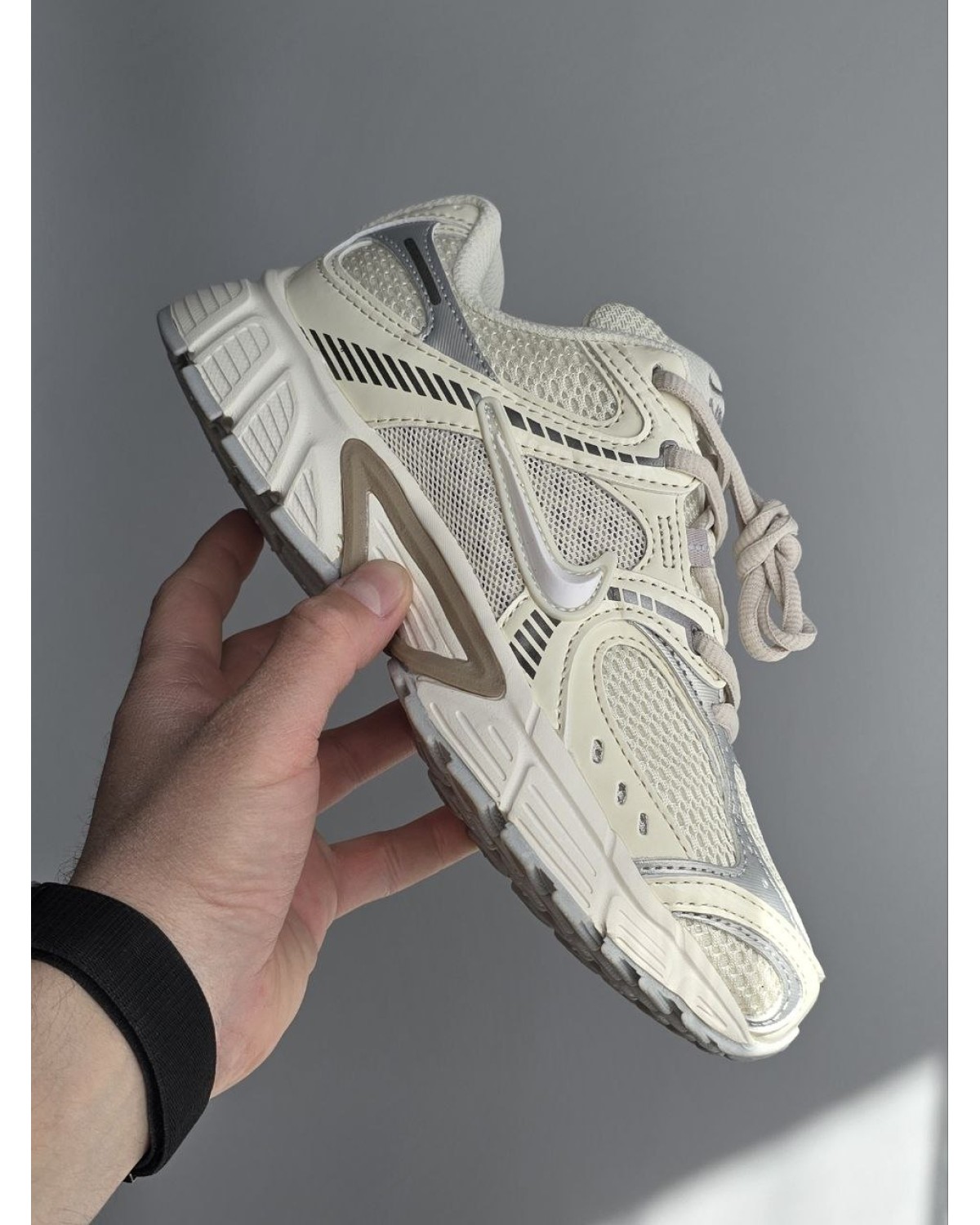 Nike V5 RNR Cream/Beige