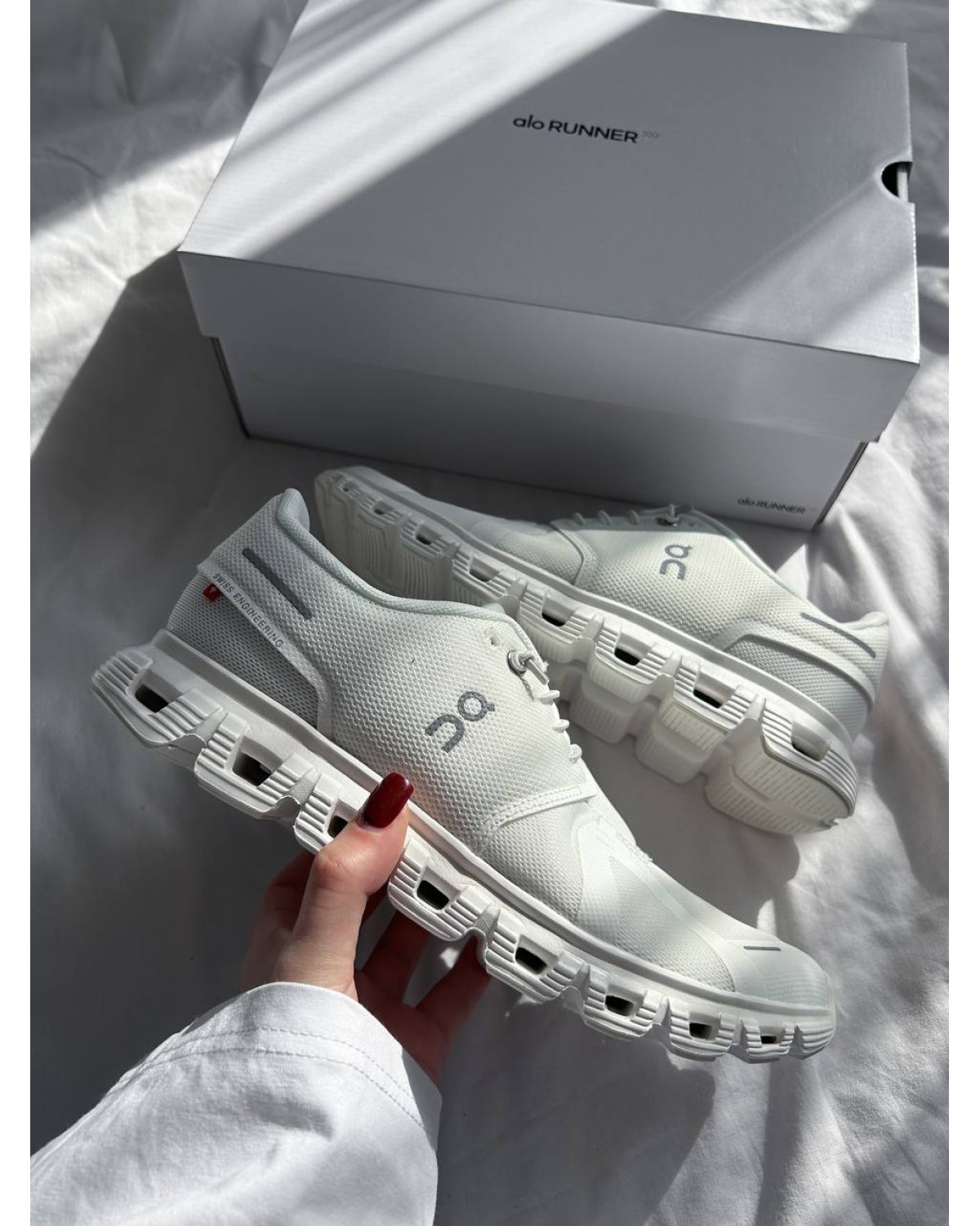 On Running Cloud 6 All White