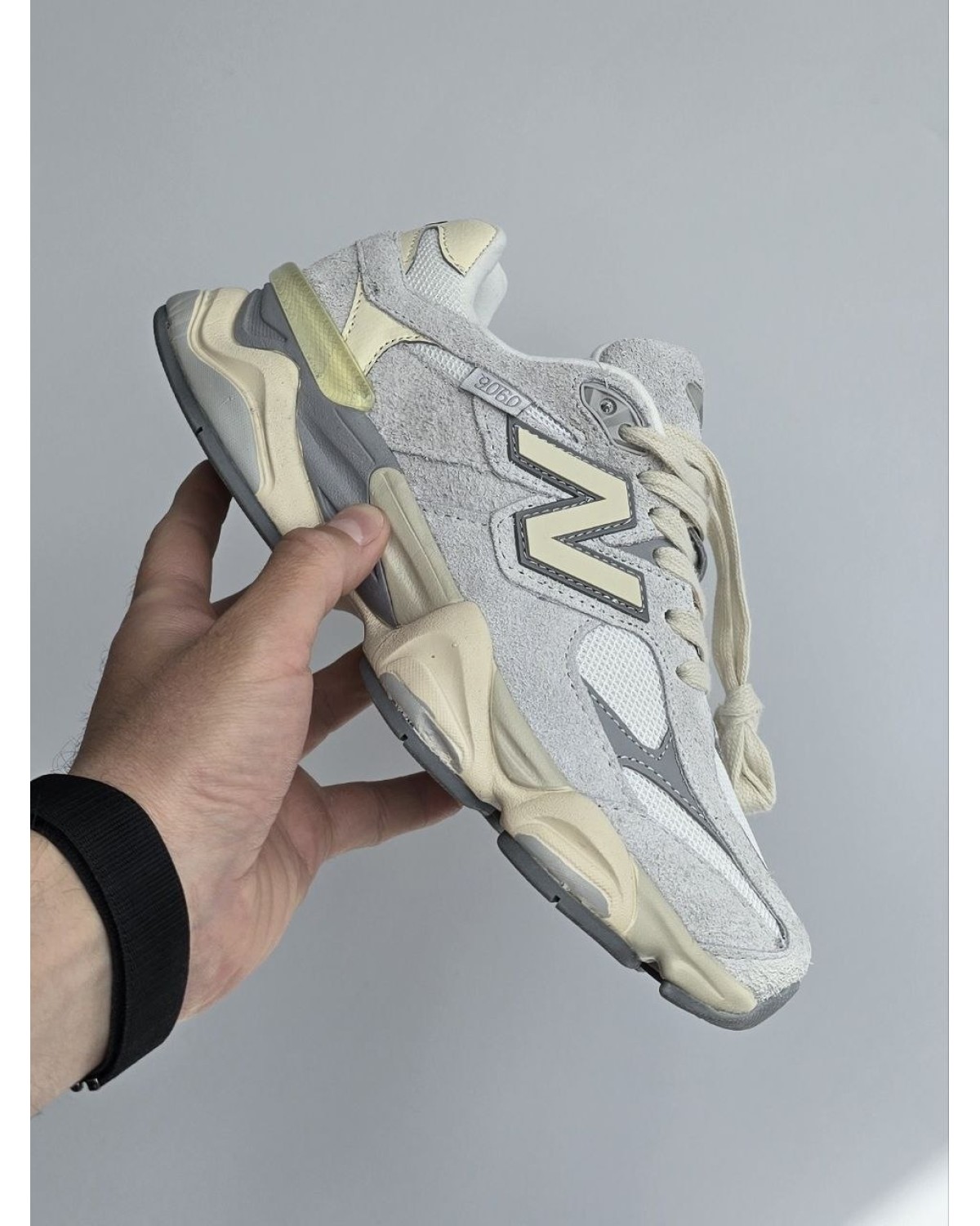 New Balance 9060 Grey/Cream