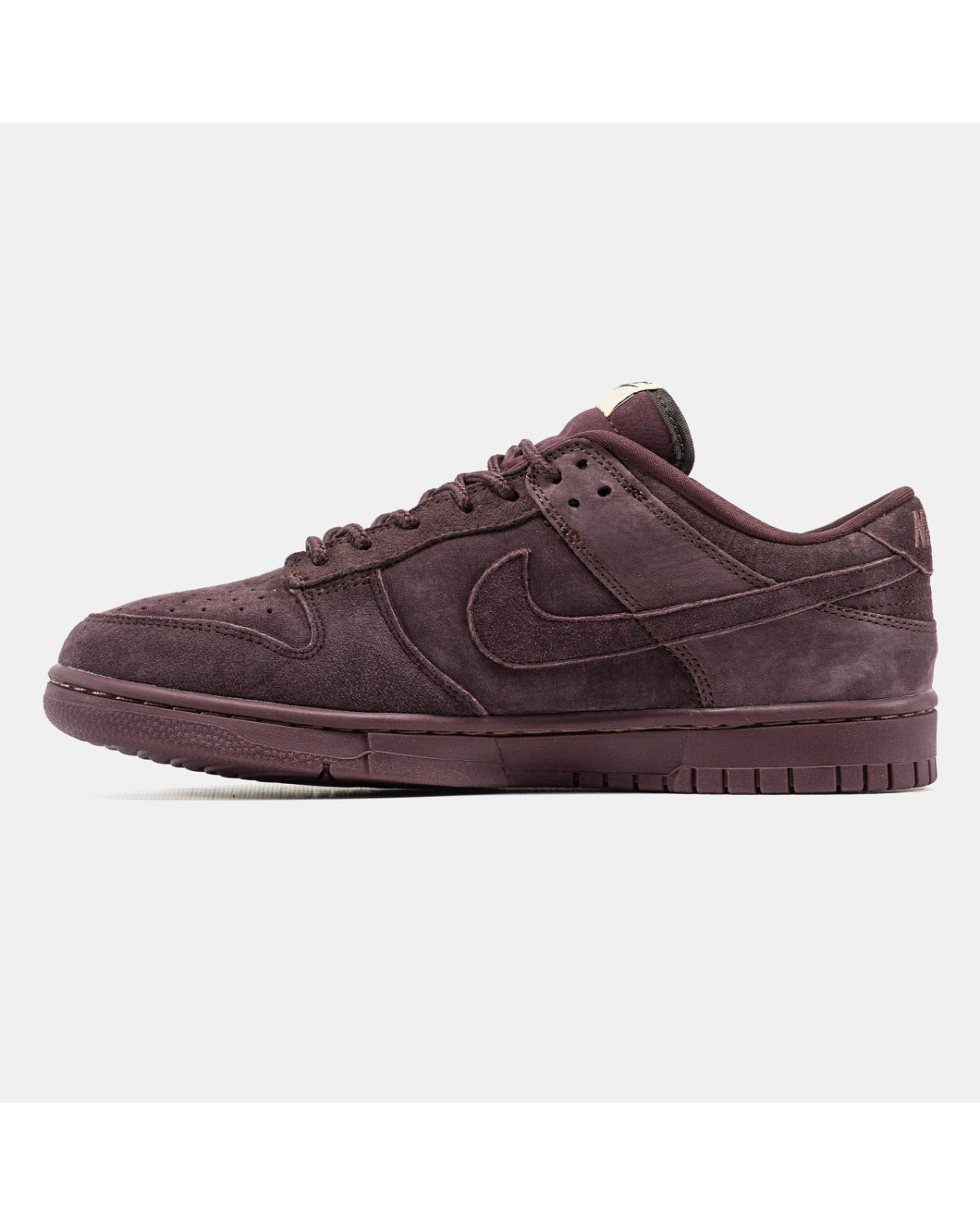 Nike SB Dunk Low x Supreme