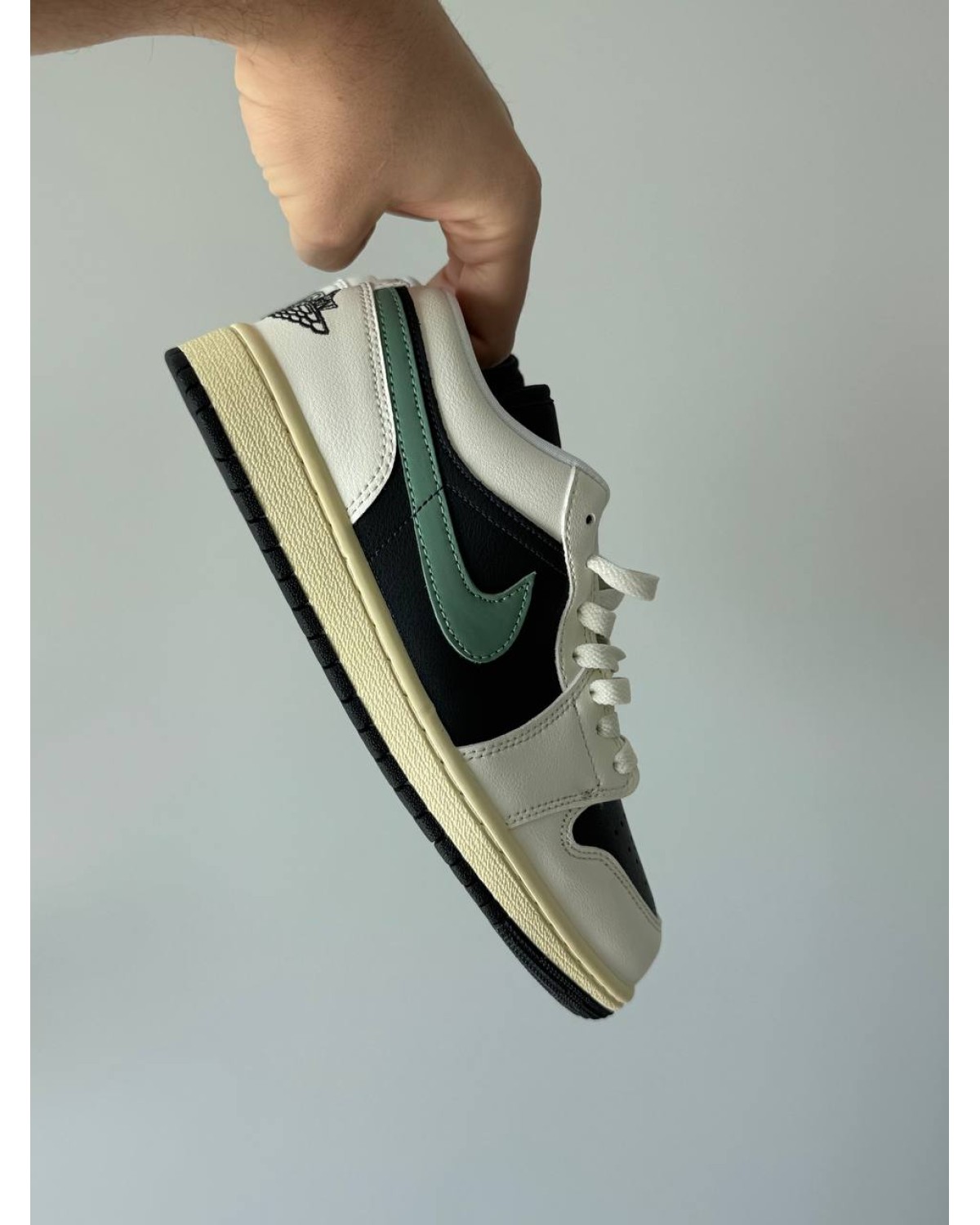 Jordan 1 Low Retro ‘Jade Smoke’
