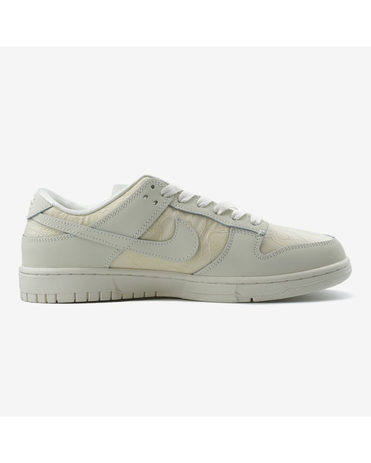 Nike SB Dunk Low Lace Pack Regal Beige