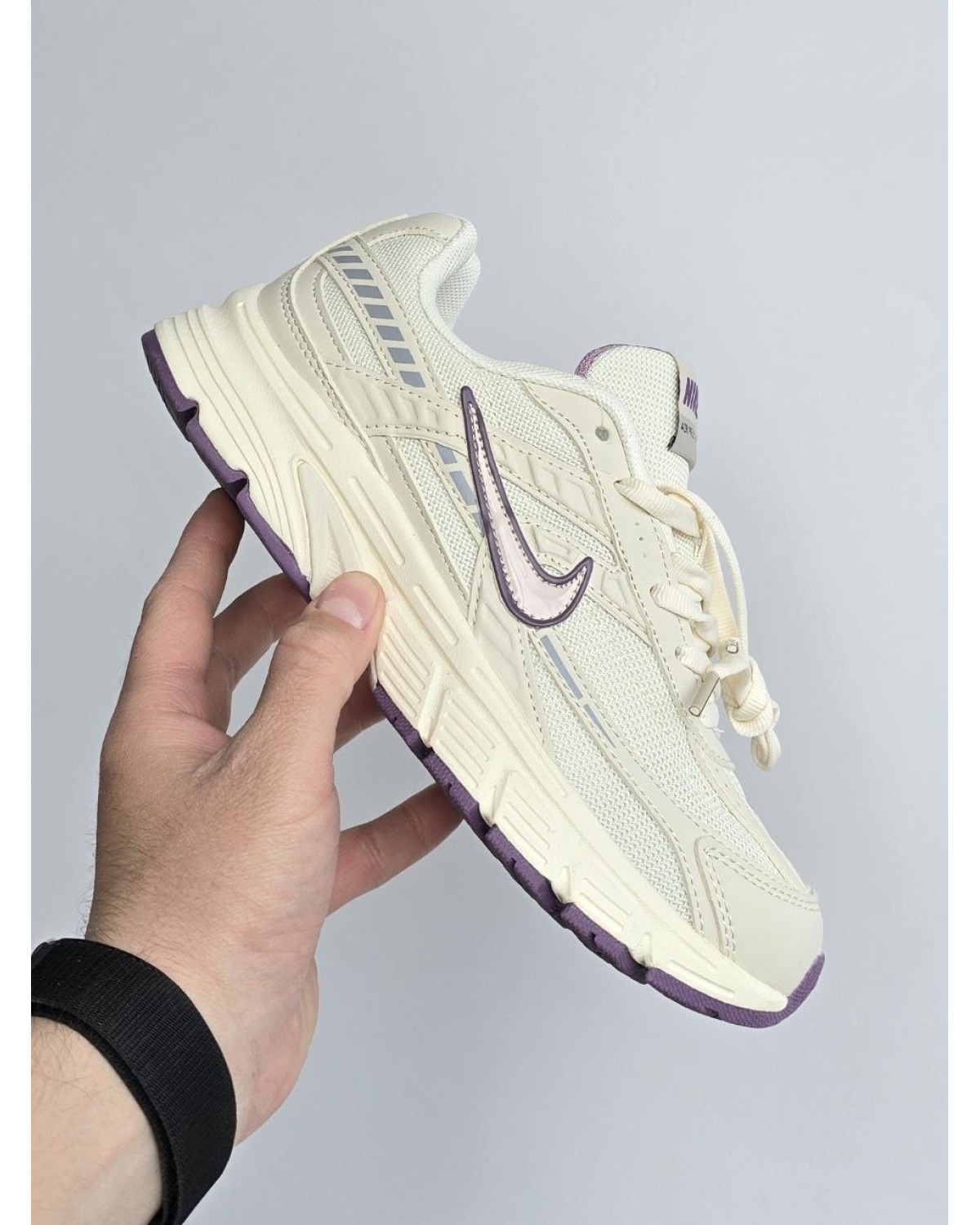 Nike Initiator Cream/Purple