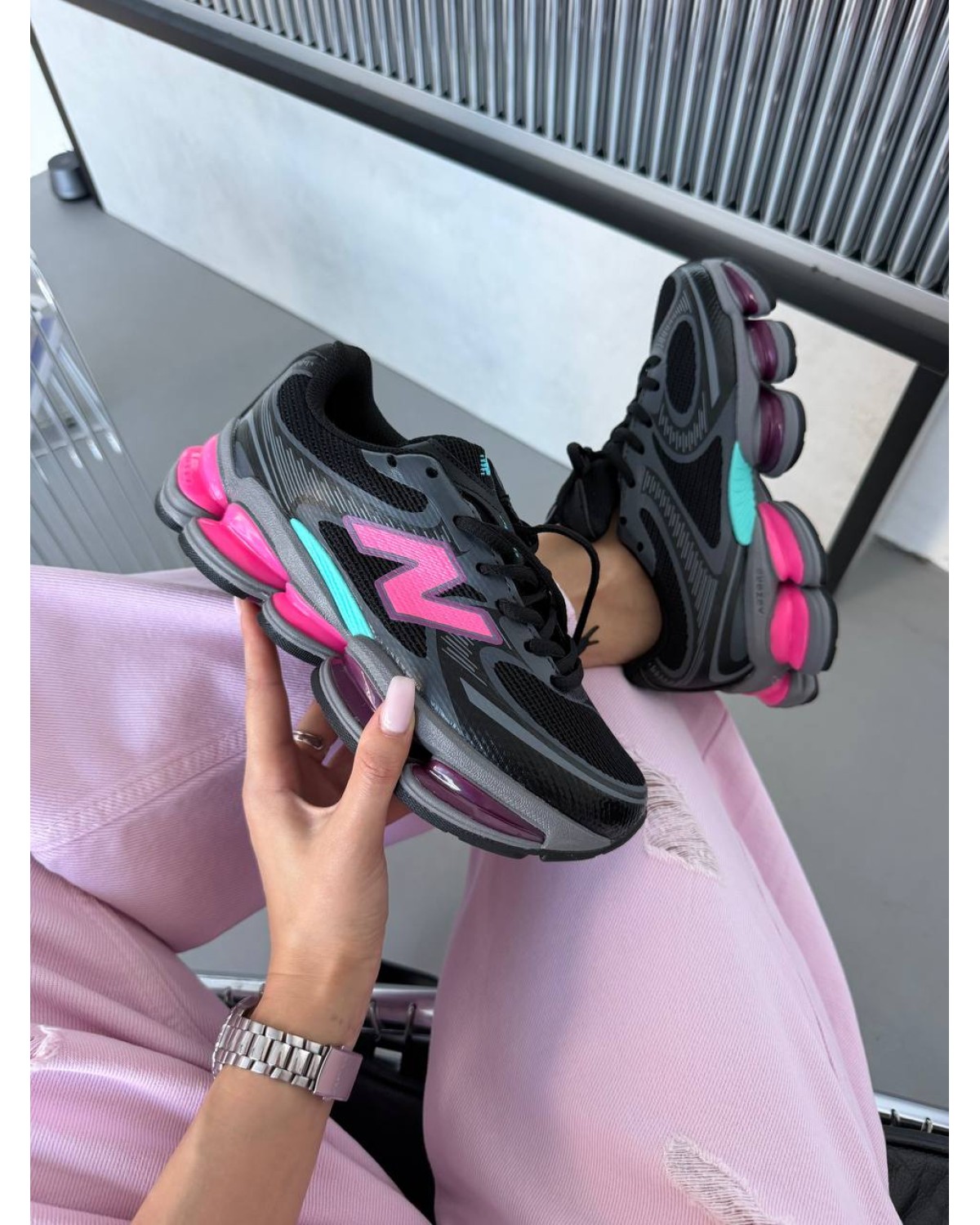 New Balance 2000 Black/Pink/Blue