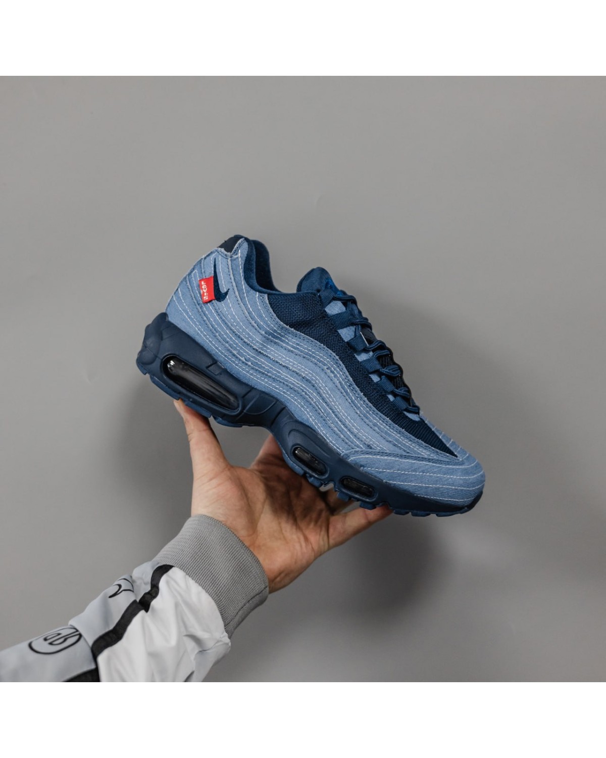 Nike Air Max 95 OG Levi’s Obsidian