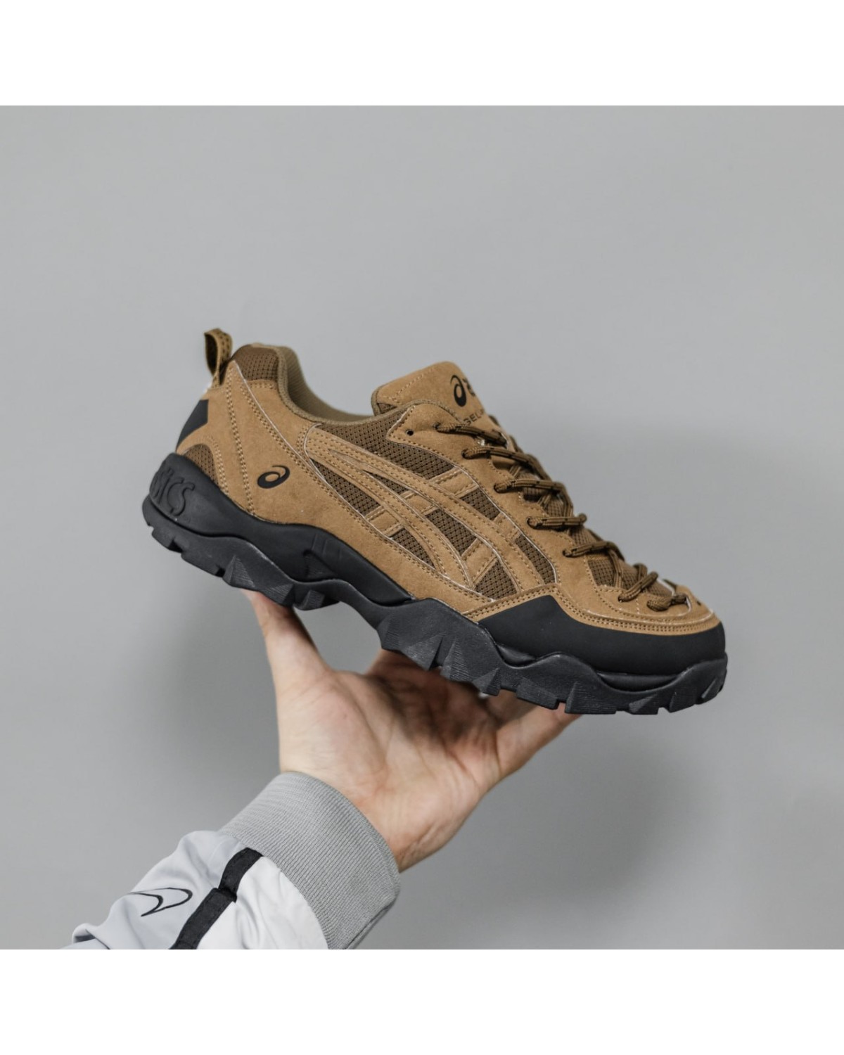 Asics Gel-Pickax Brown Black