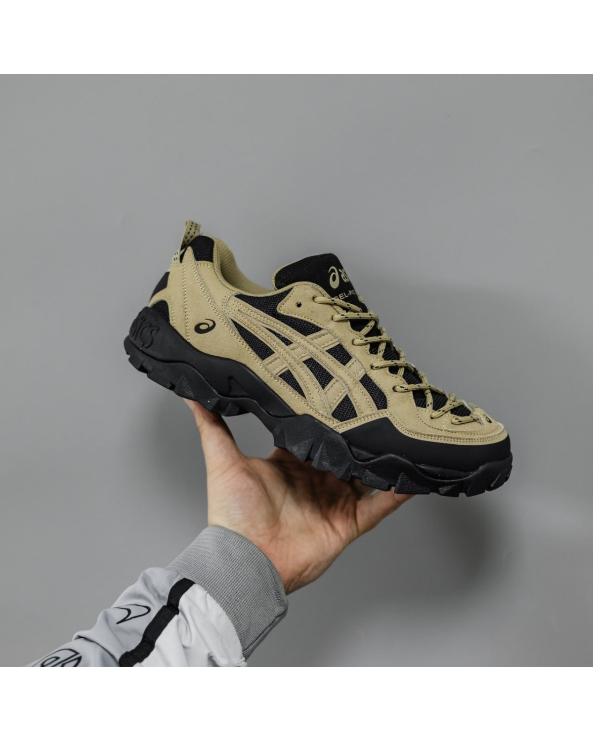 Asics Gel-Pickax Beige Black