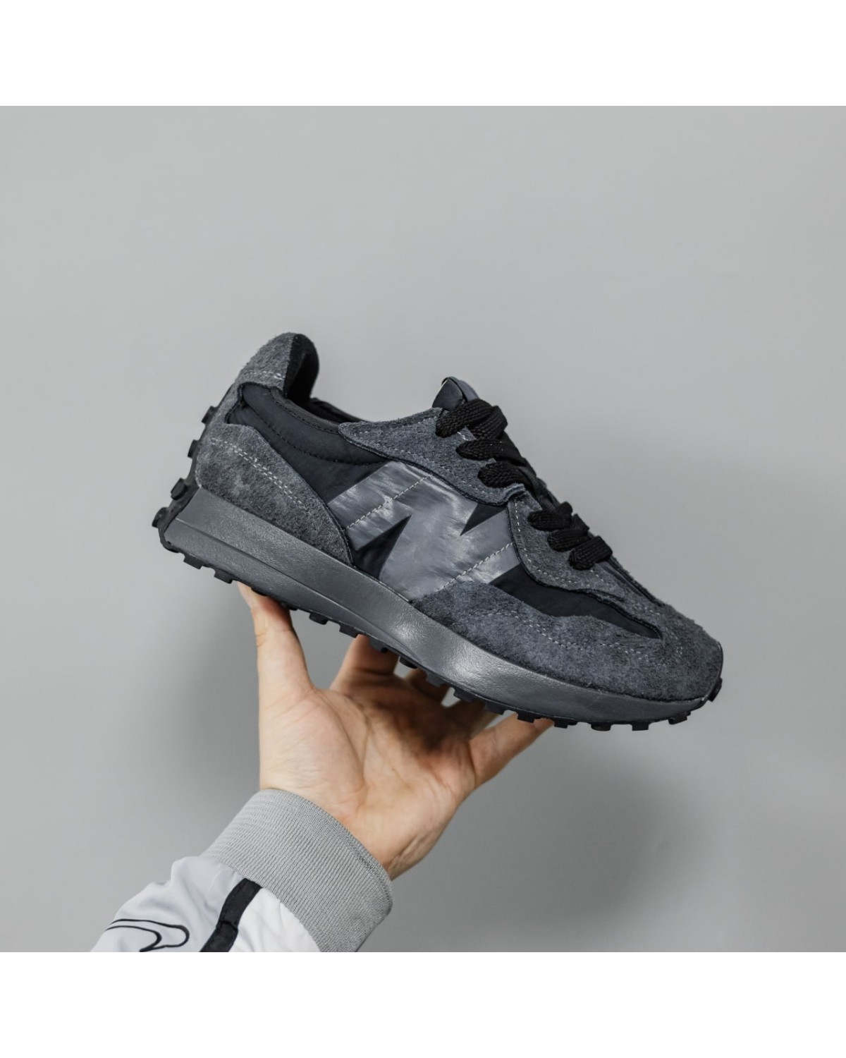 New Balance 327 Black Grey New Balance 327 Black Grey