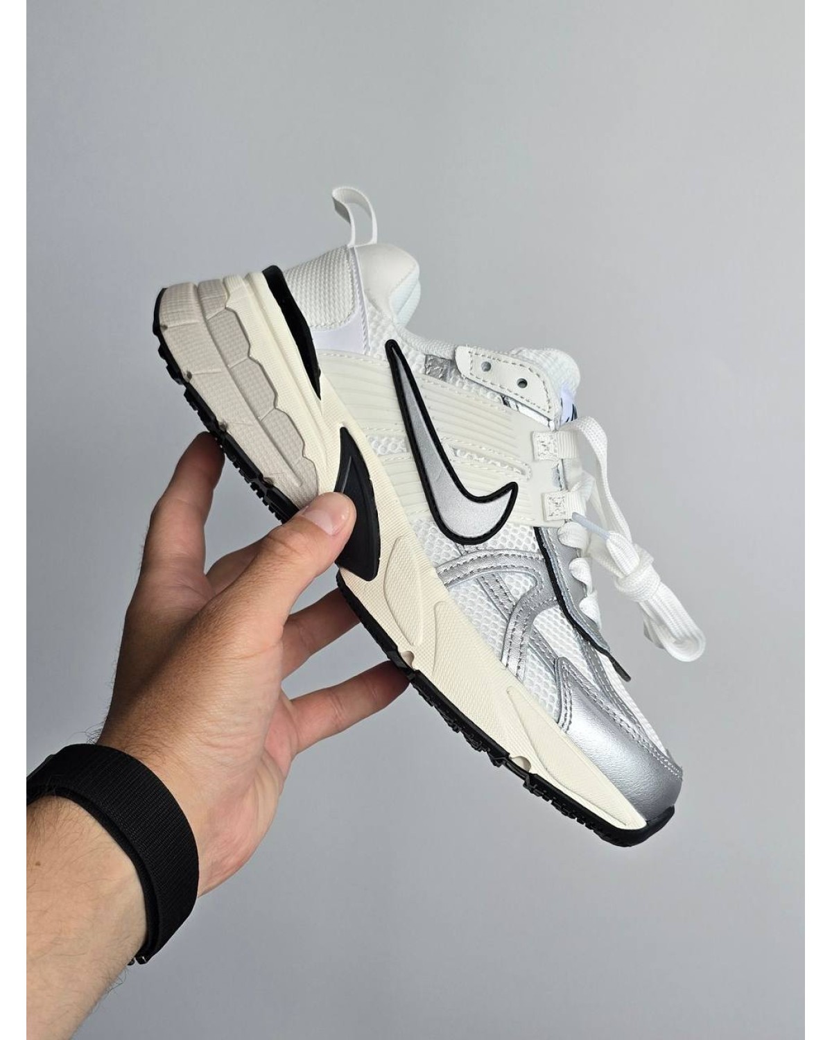 Nike V2K Run White/Silver/Black