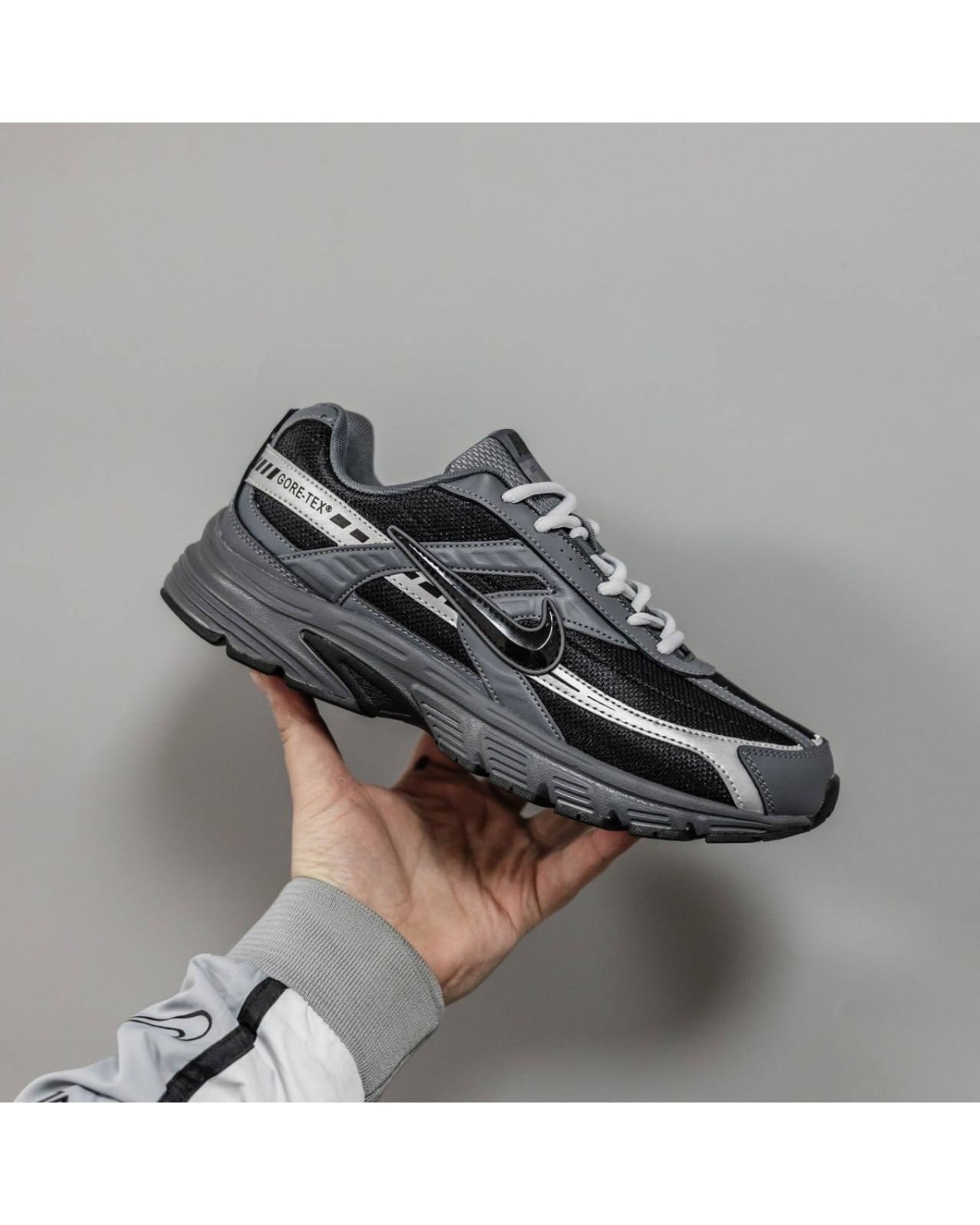 Nike Initiator Gore-Tex Grey Black Nike Initiator Gore-Tex Grey Black