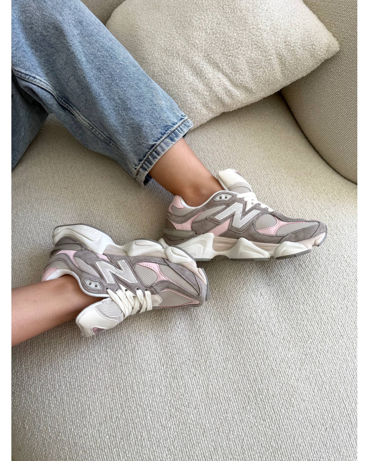 New Balance 9060 Grey Pink New Balance 9060 Grey Pink