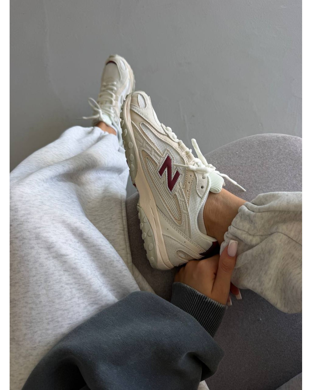 New Balance 204L Cream/Burgundy New Balance 204L Cream/Burgundy