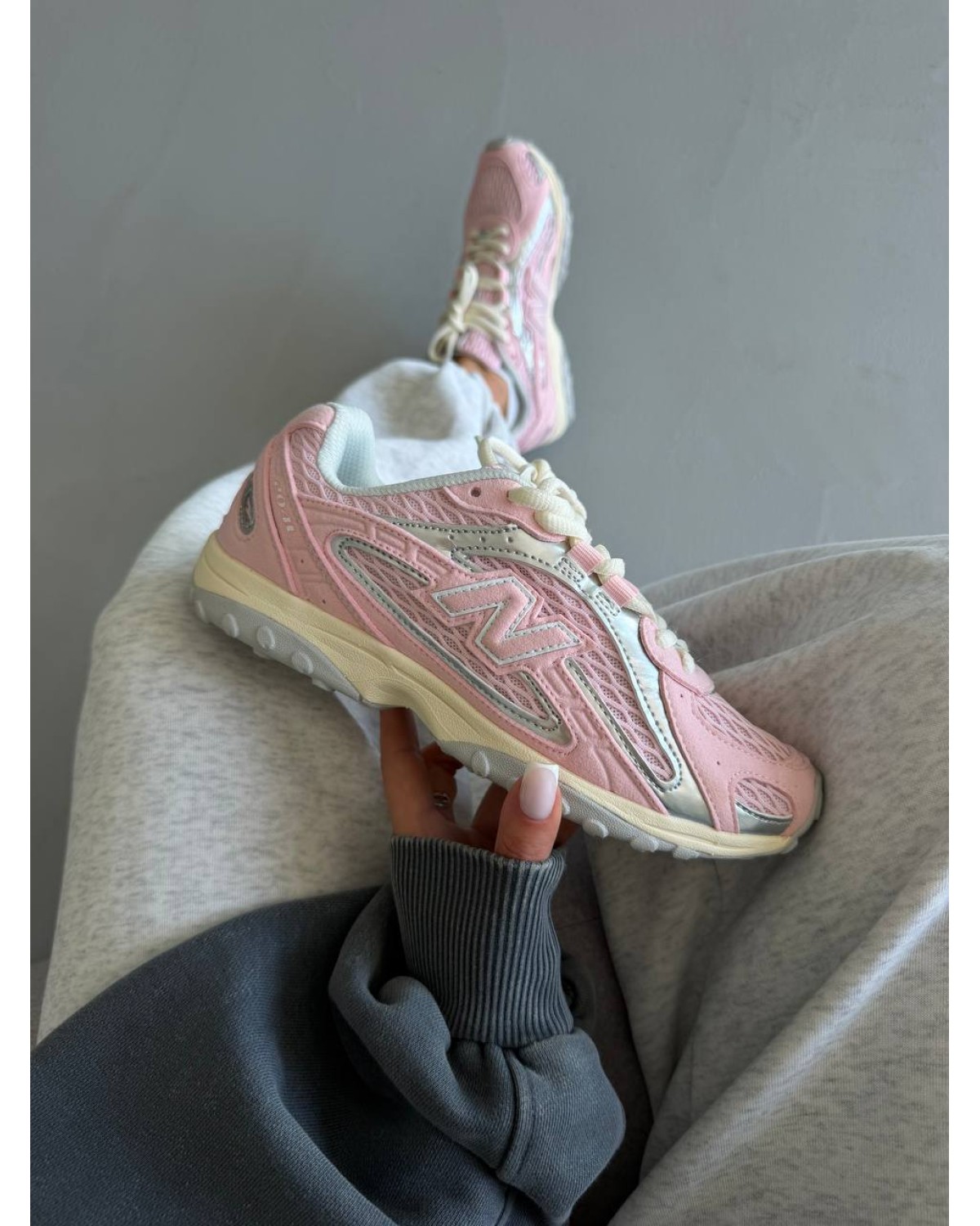 New Balance 204L Candy Pink