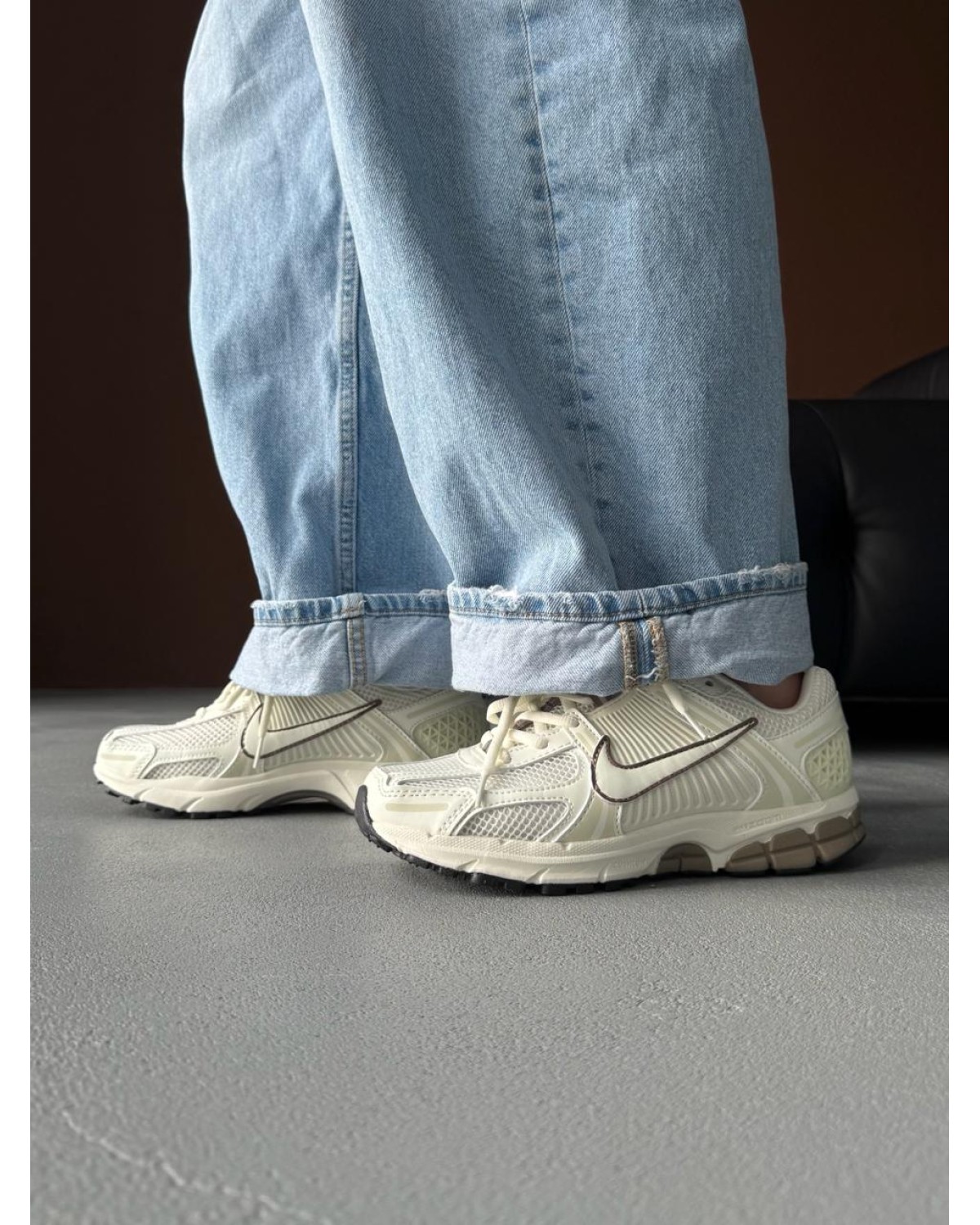 Nike Zoom Roam Vomero 5 Sail Mink Brown
