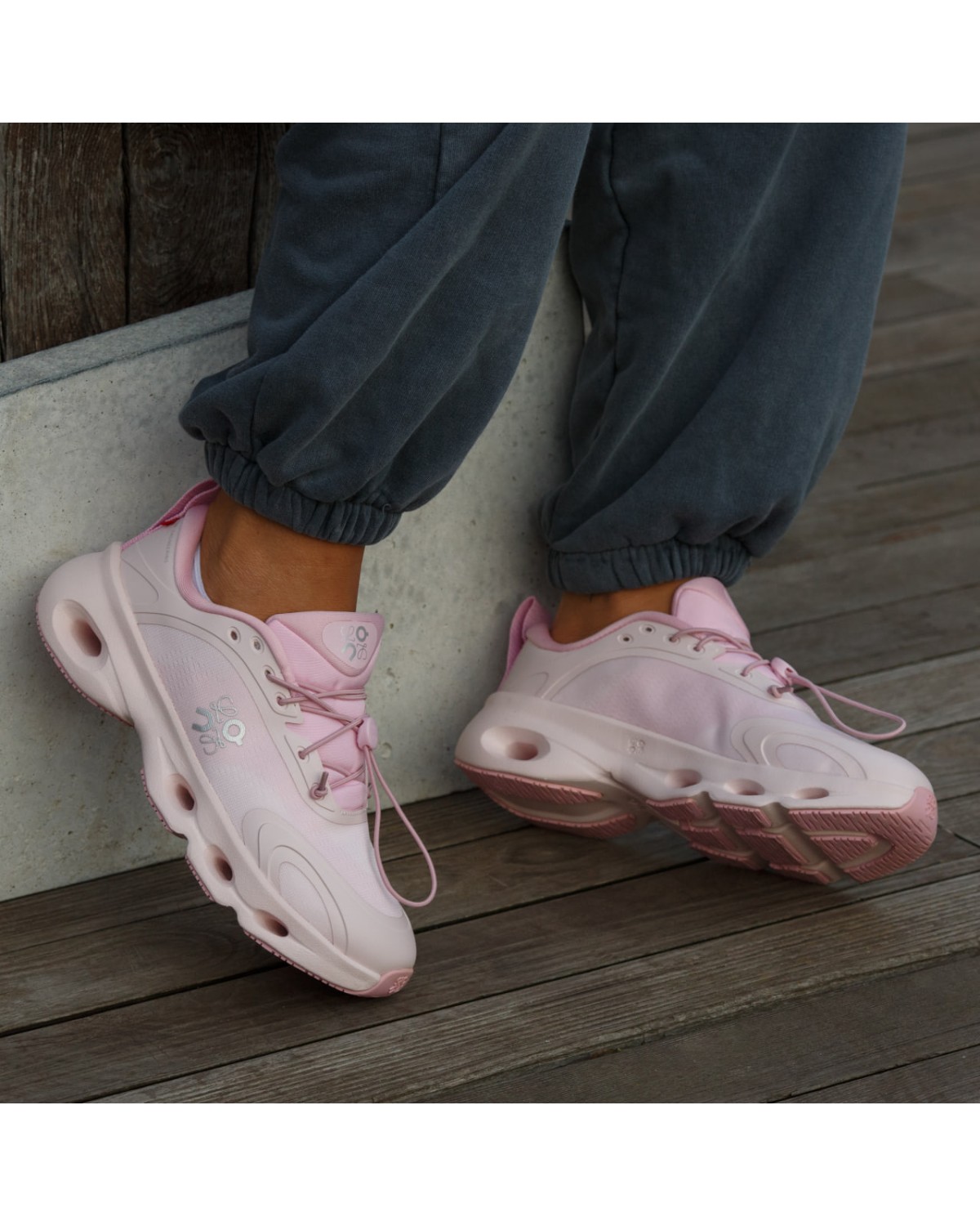 On Cloudsolo x Loewe Pink