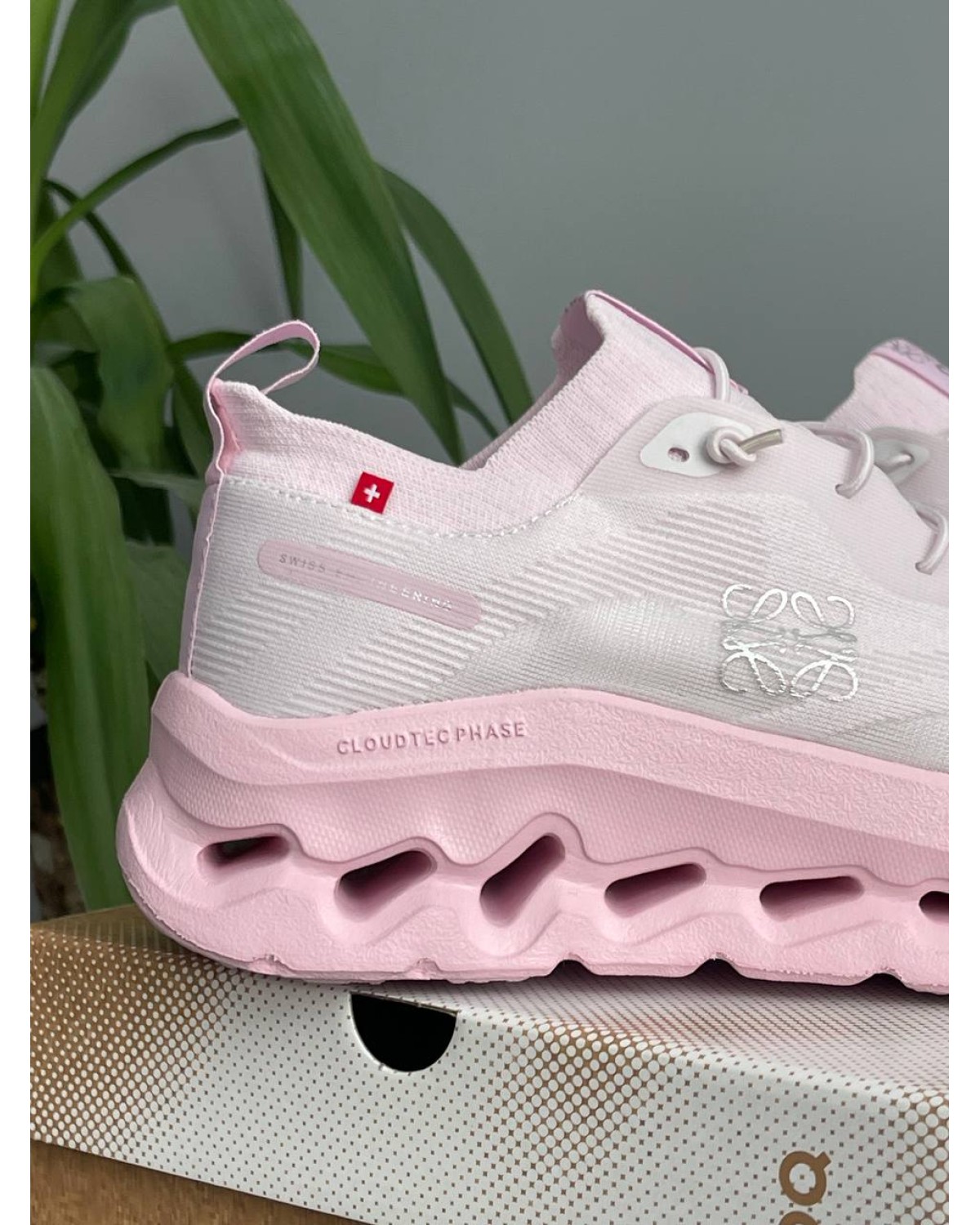 ON Running Cloudtilt x Loewe Pale Pink
