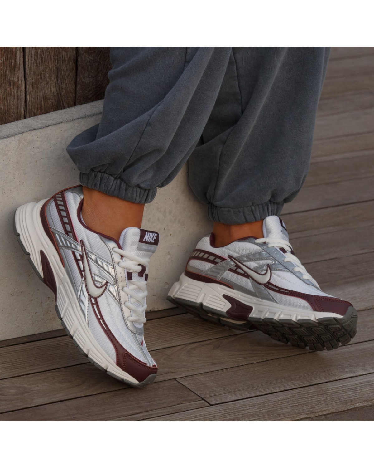 Nike Initiator White Burgundy Crush Nike Initiator White Burgundy Crush