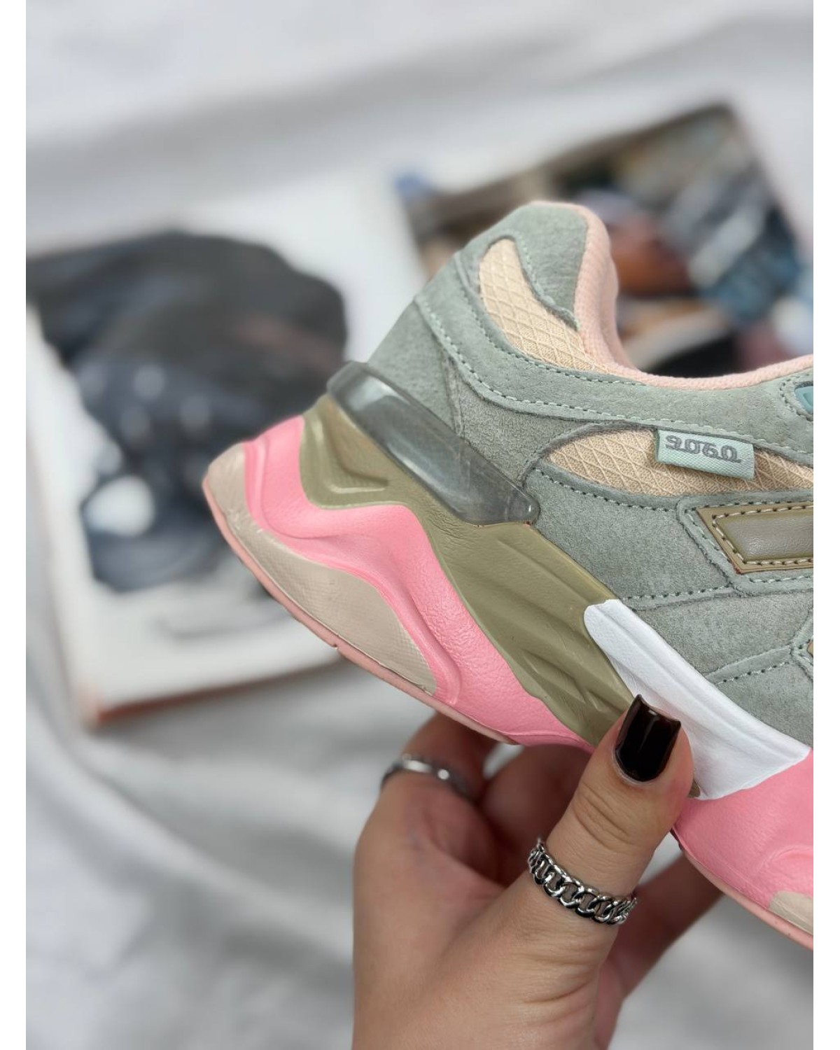 New Balance 9060 Beige Pink Gore Tex Thermo New Balance 9060 Beige Pink Gore Tex Thermo