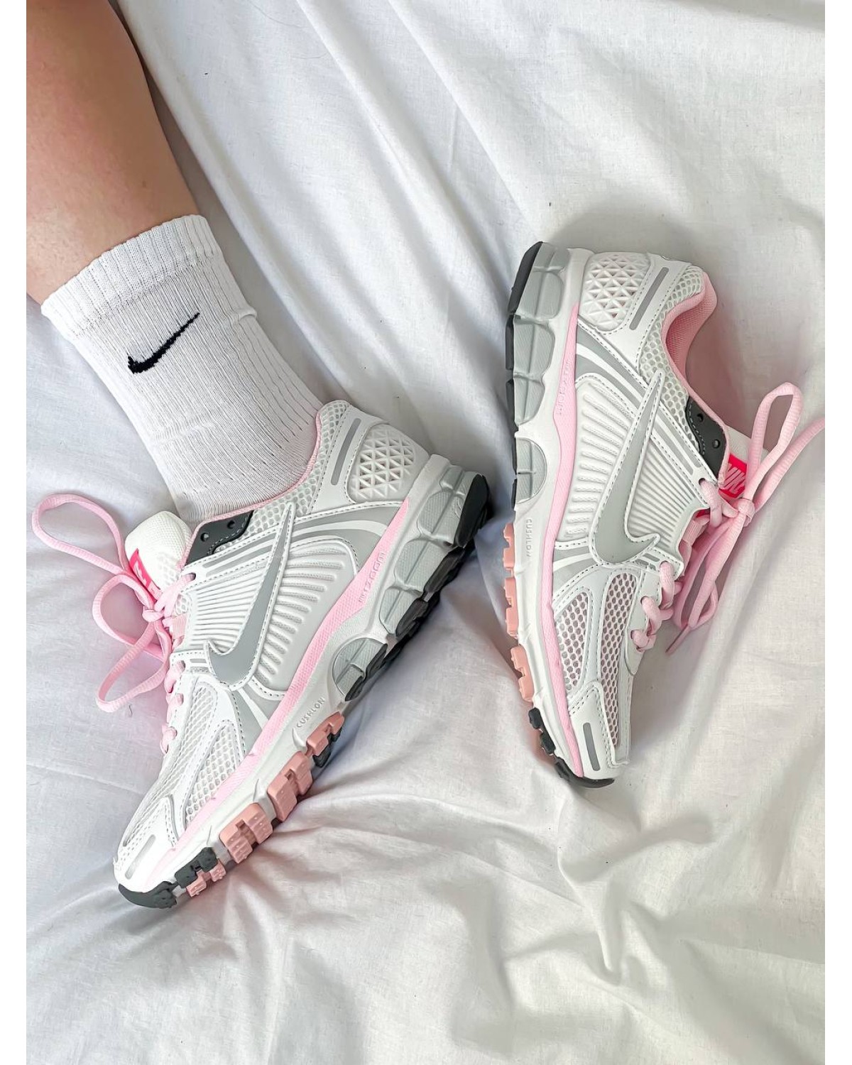 Nike Air Zoom Vomero 5 Pink White Grey