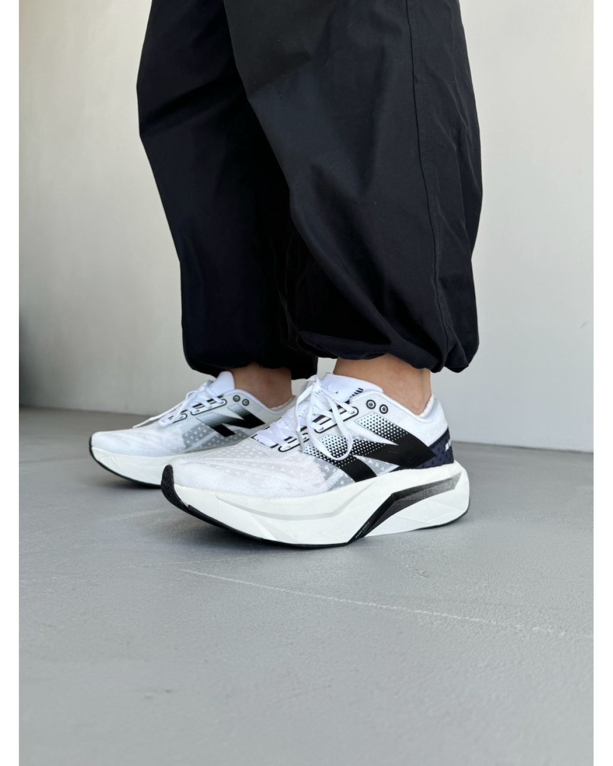 New Balance SC Elite V4 White/Black