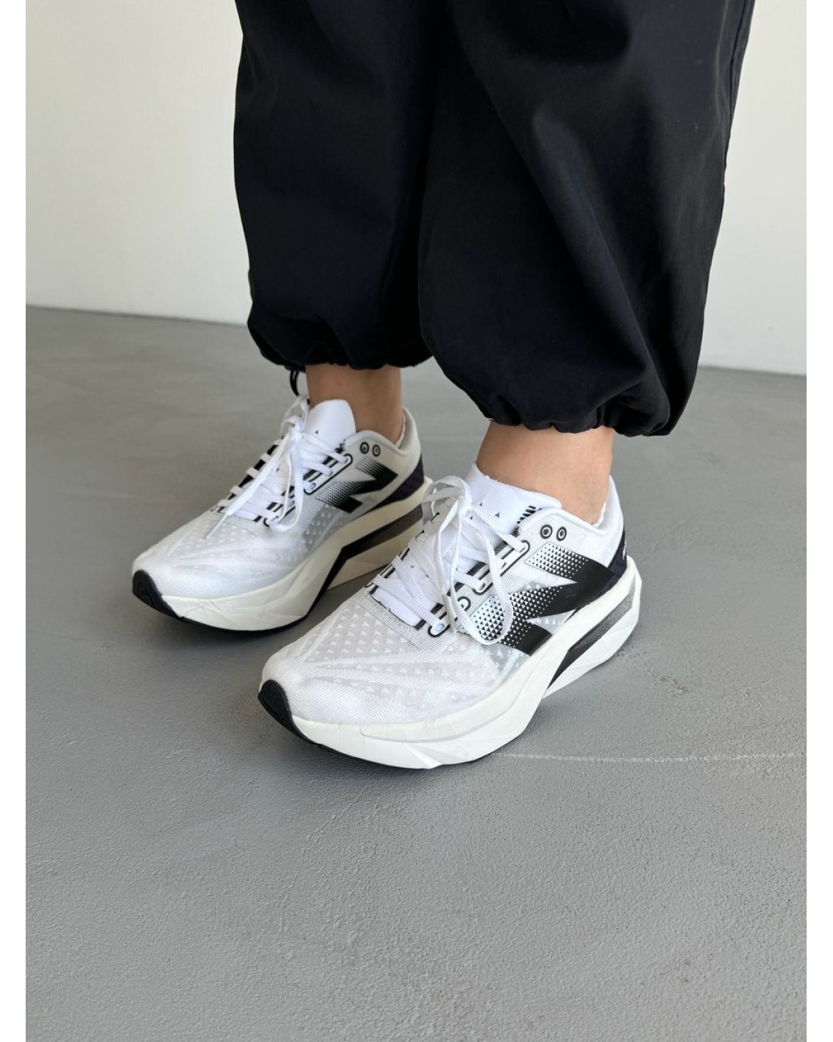 New Balance SC Elite V4 White/Black