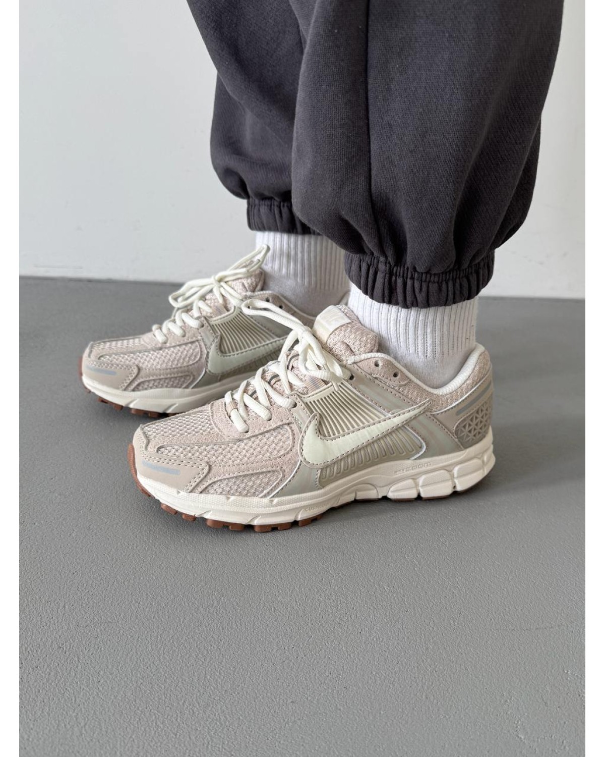 Nike Zoom Vomero Beige