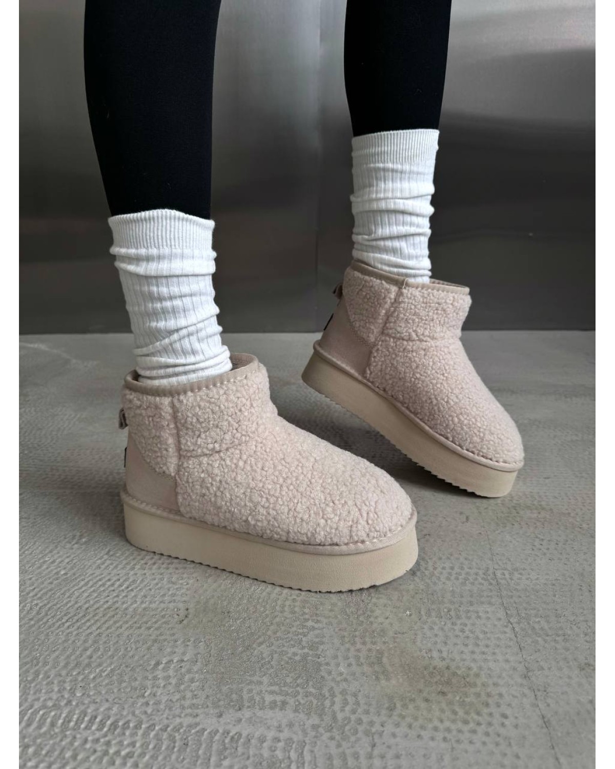 UGG Ultra Mini Platform Teddy Cream
