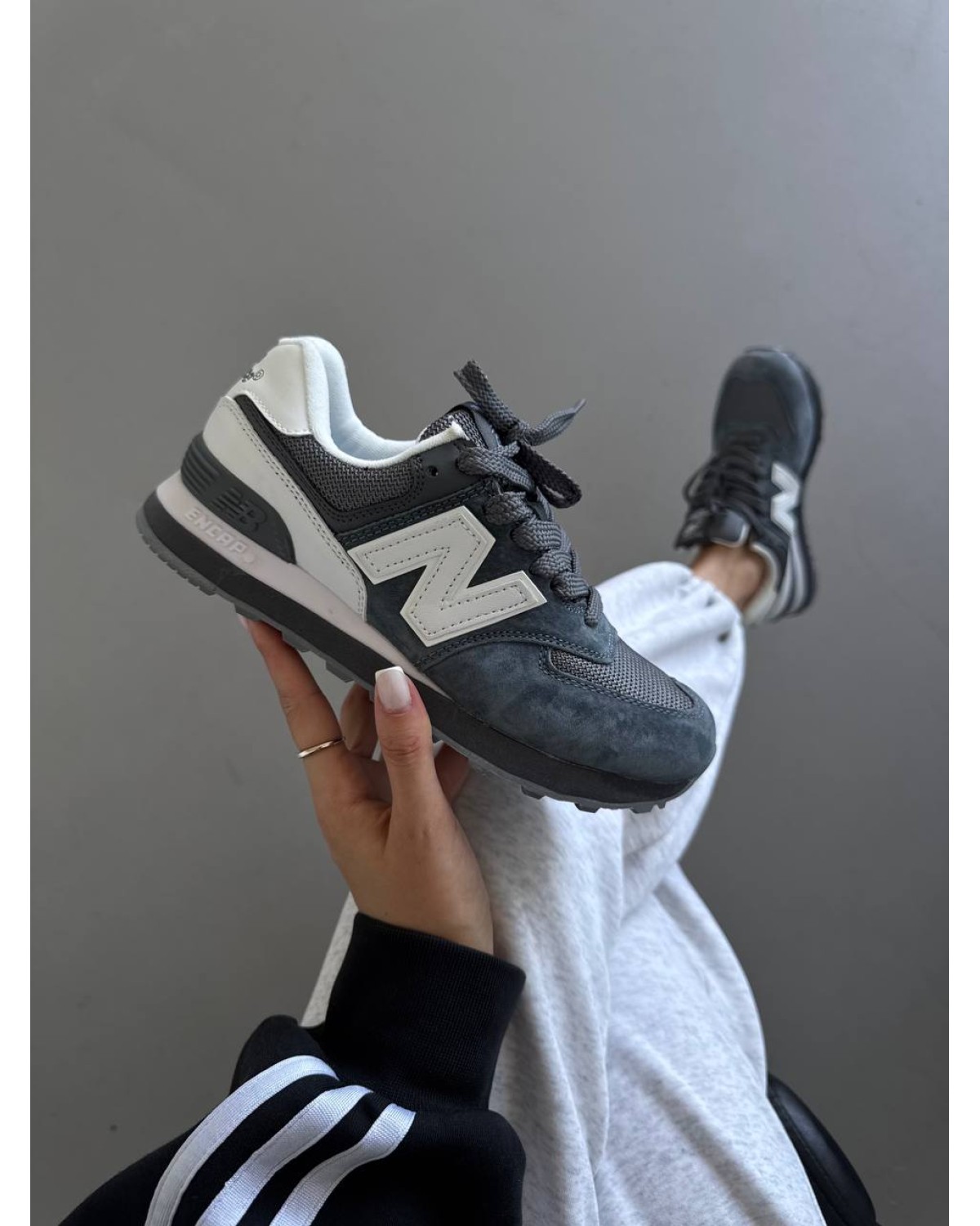 New Balance 574 Grey / White
