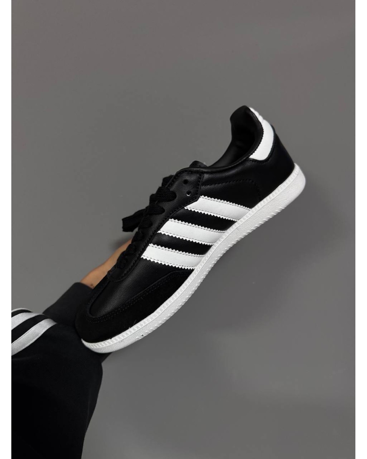 Adidas Samba Black / White Sole