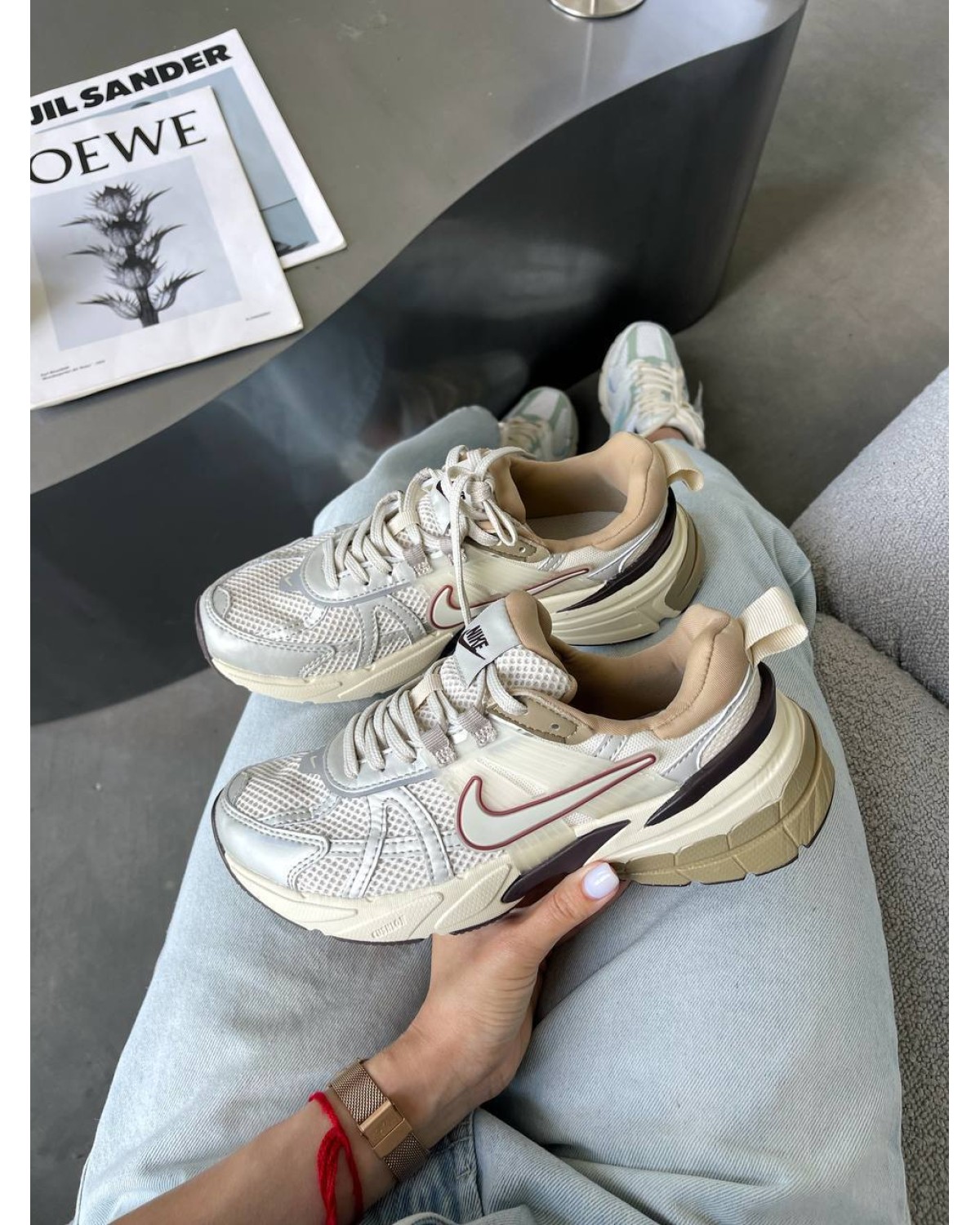 Nike V2K Run Light Orewood Brown