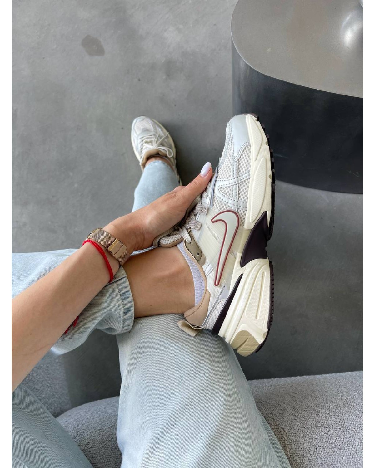 Nike V2K Run Light Orewood Brown