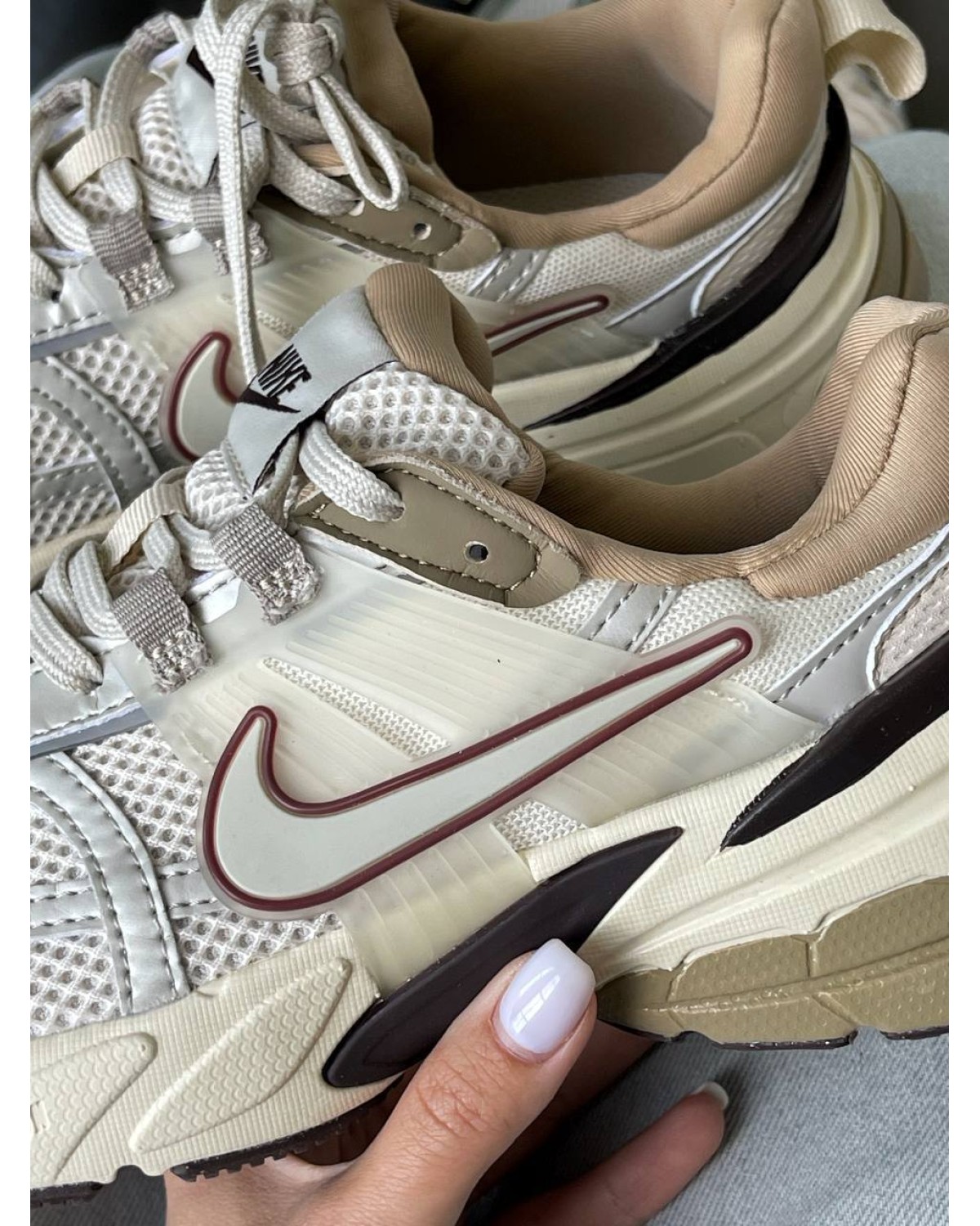 Nike V2K Run Light Orewood Brown