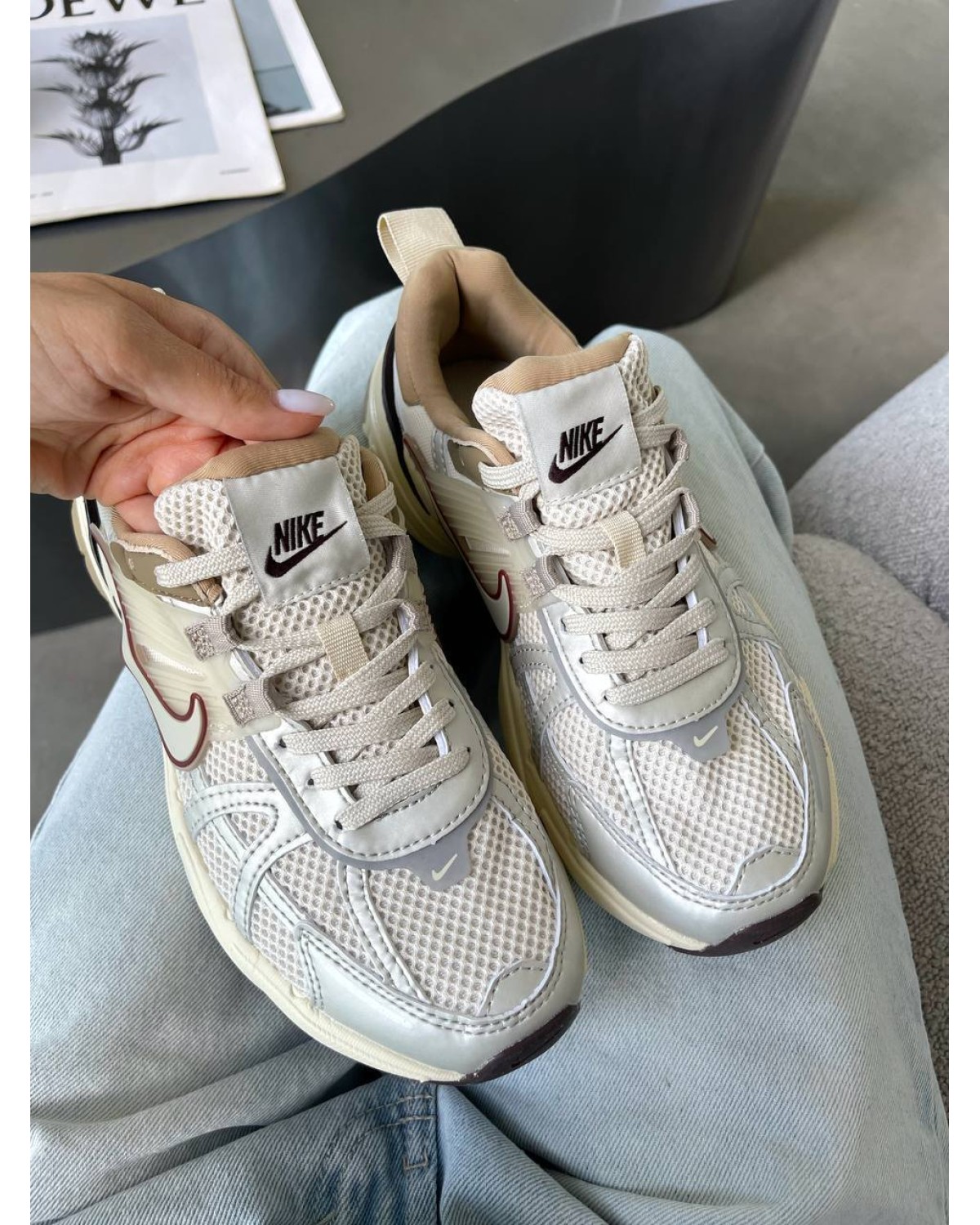 Nike V2K Run Light Orewood Brown