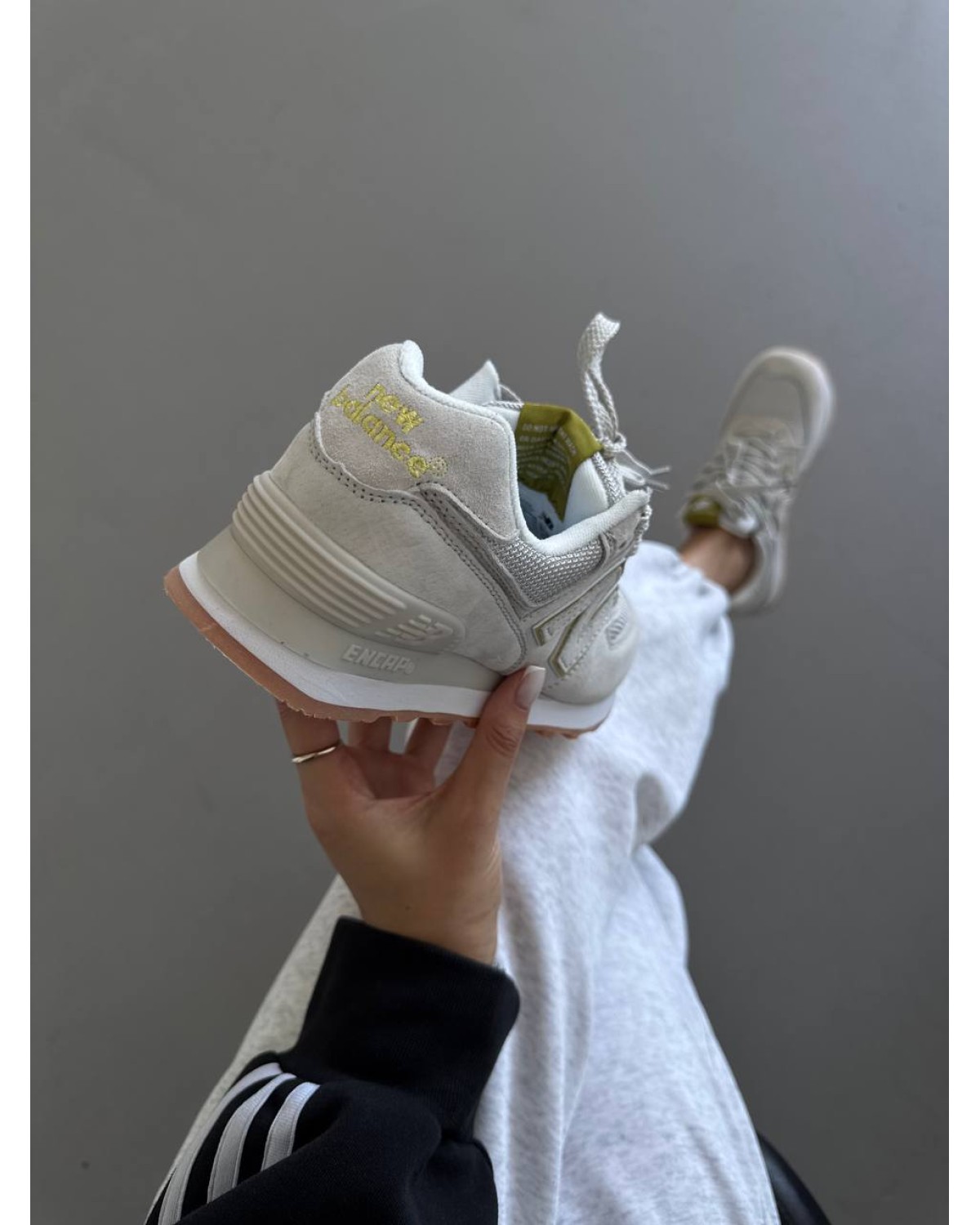New Balance 574 Light Grey / Gold