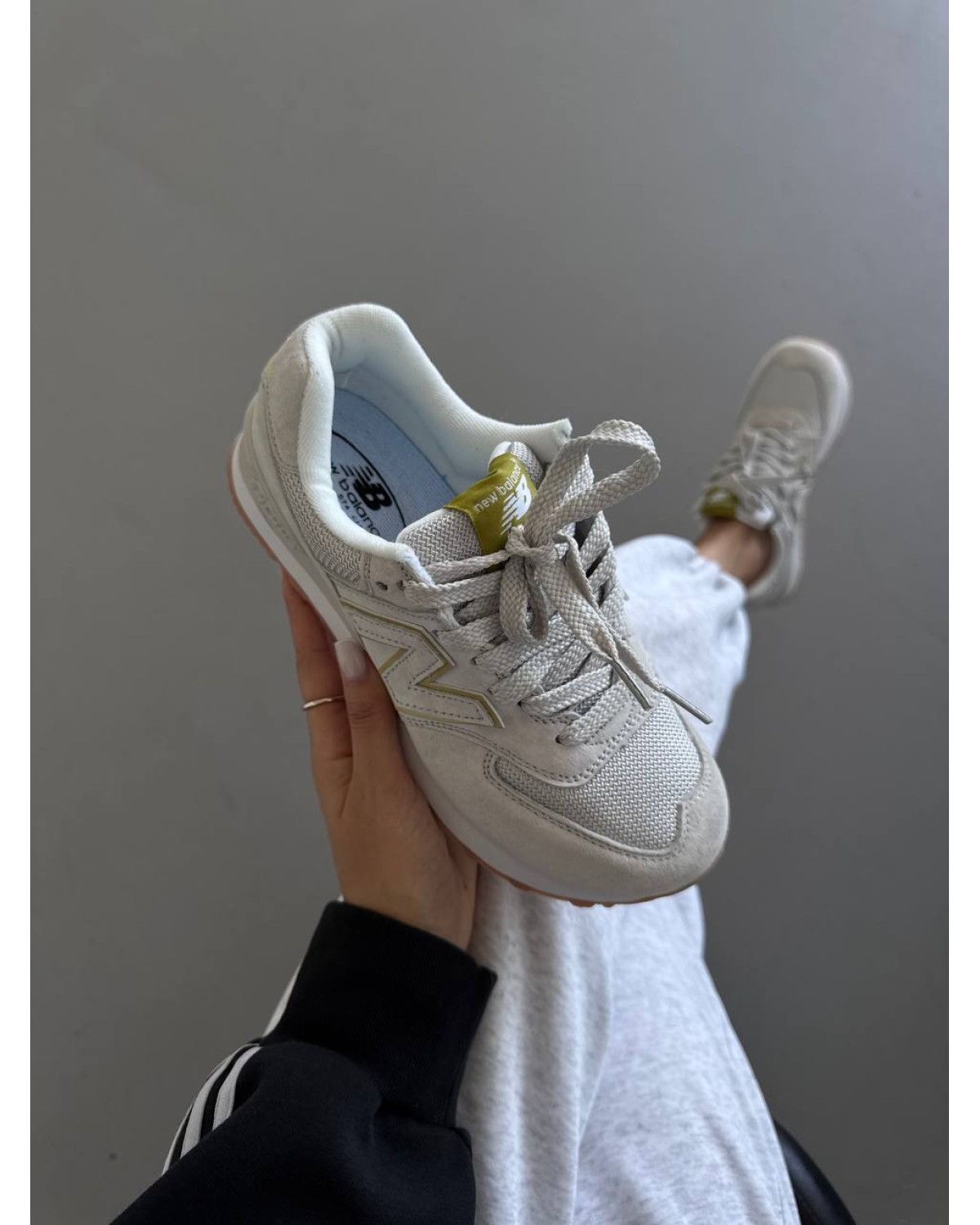 New Balance 574 Light Grey / Gold