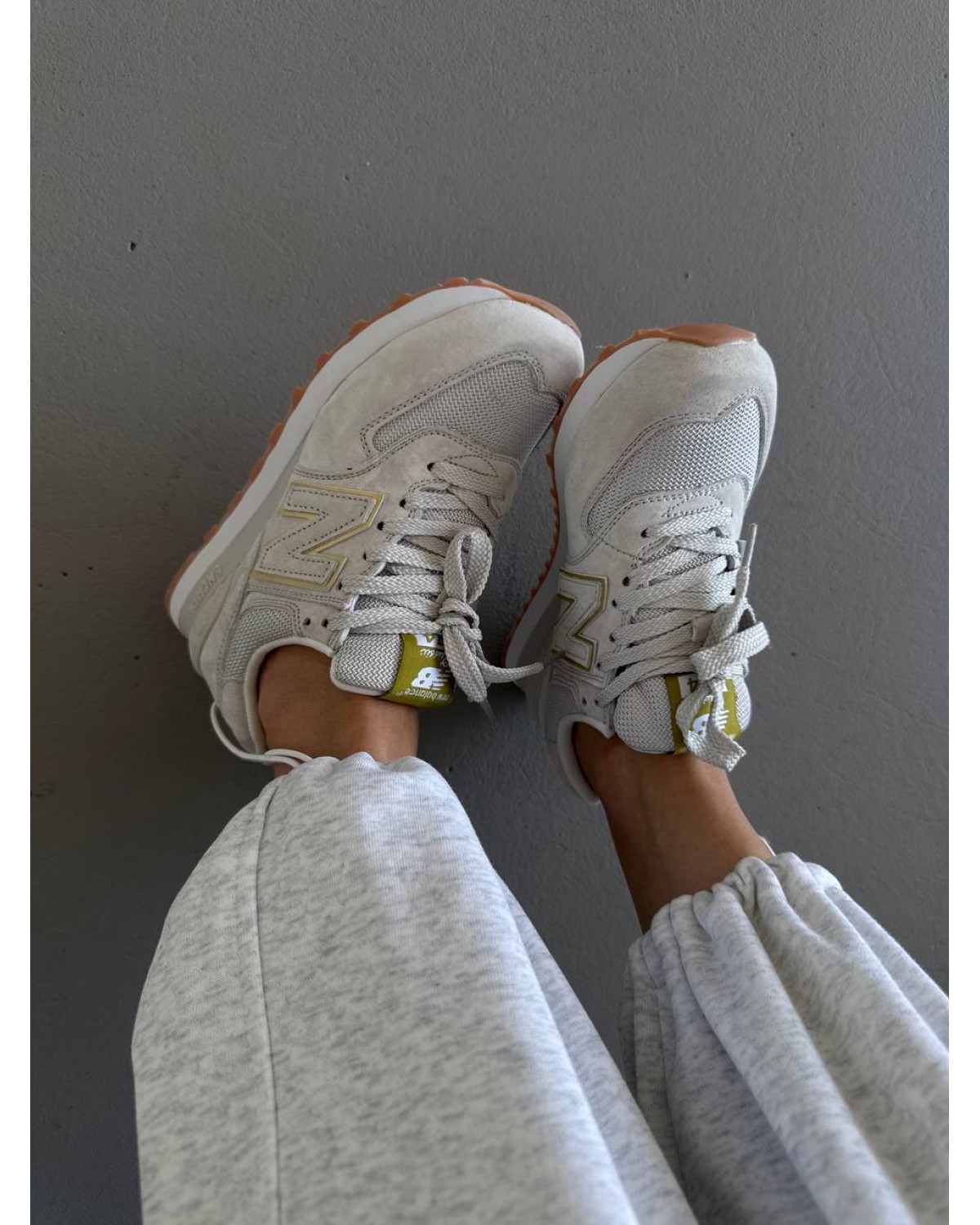 New Balance 574 Light Grey / Gold