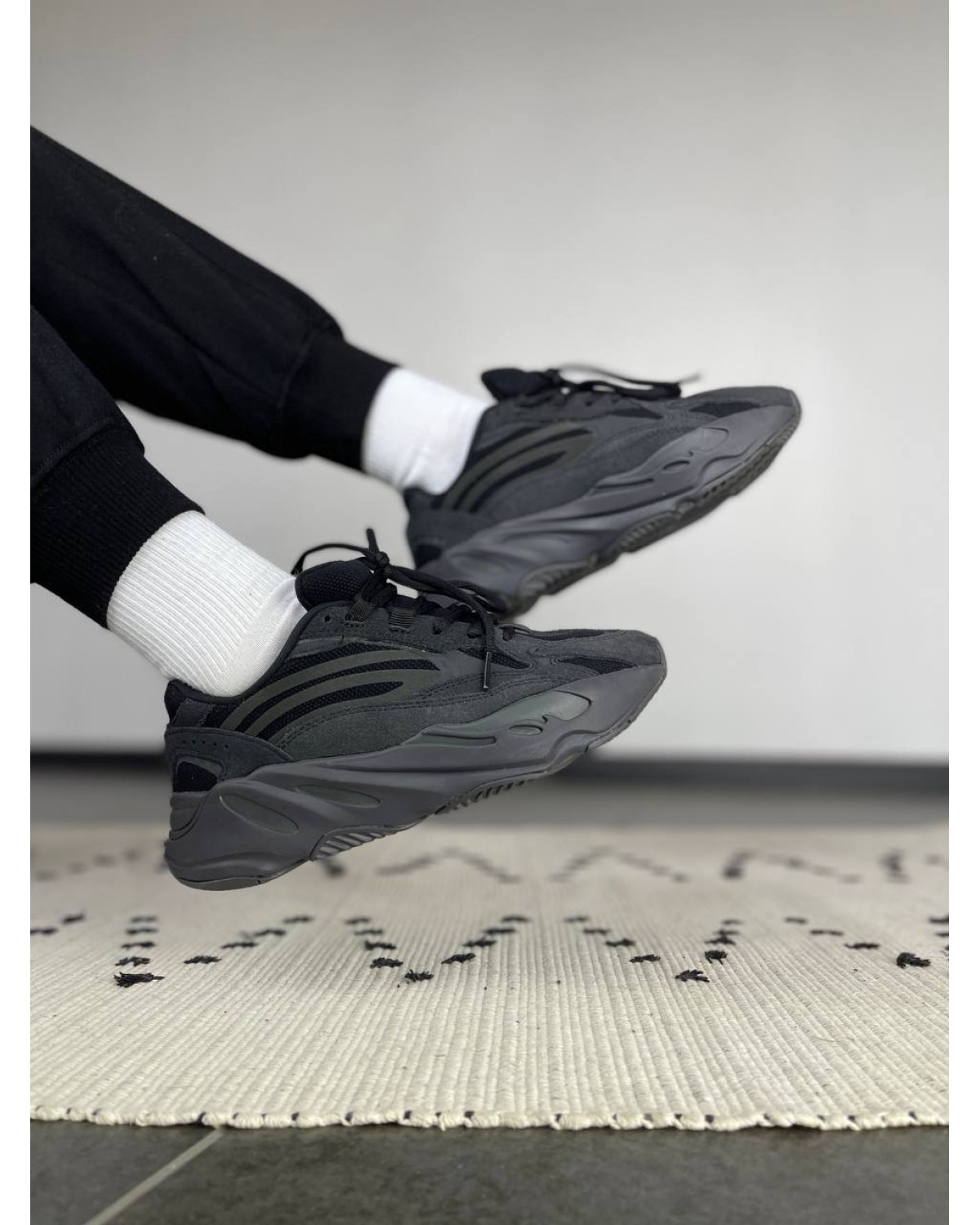Adidas Yeezy 700 V2 Vanta Black