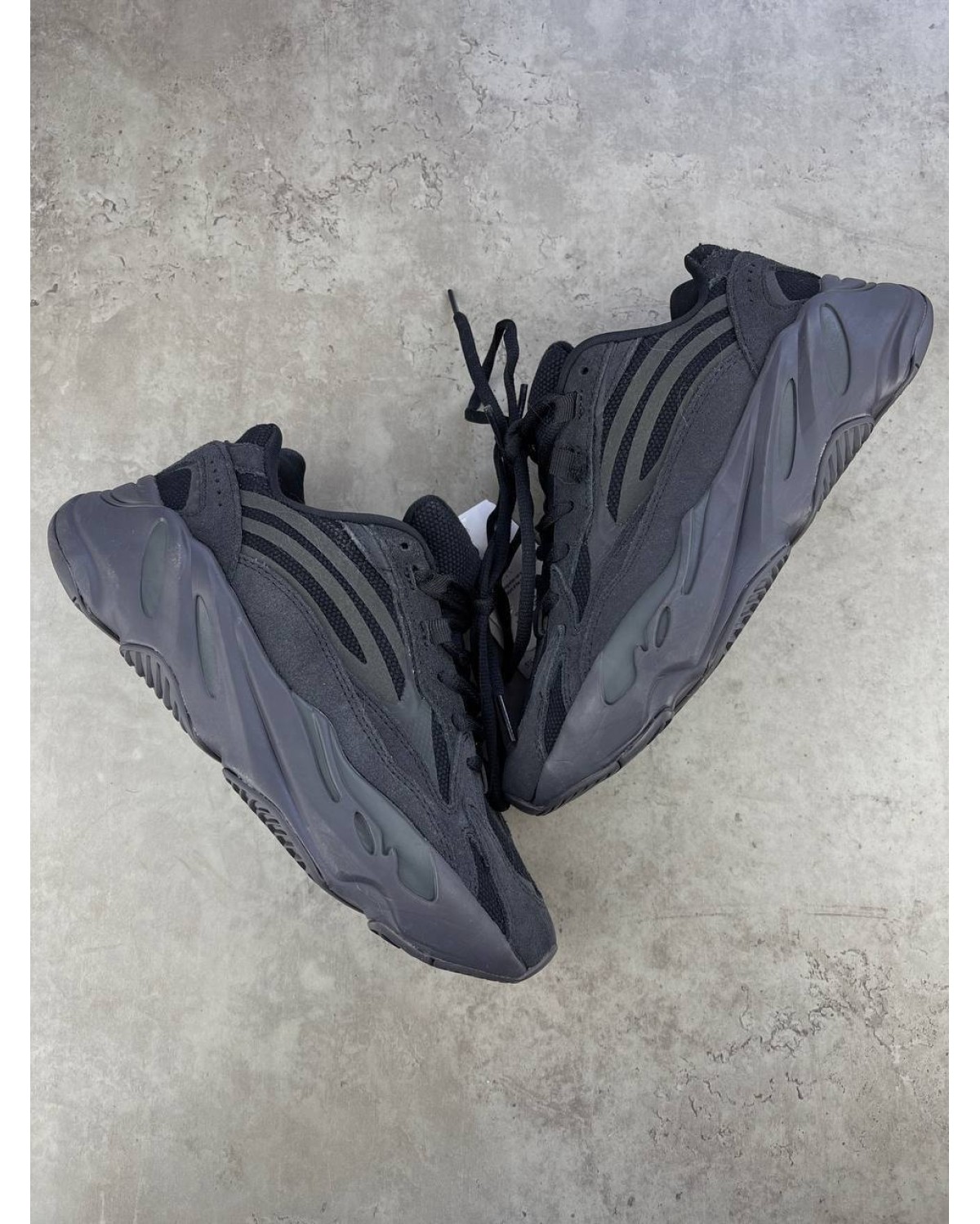 Adidas Yeezy 700 V2 Vanta Black