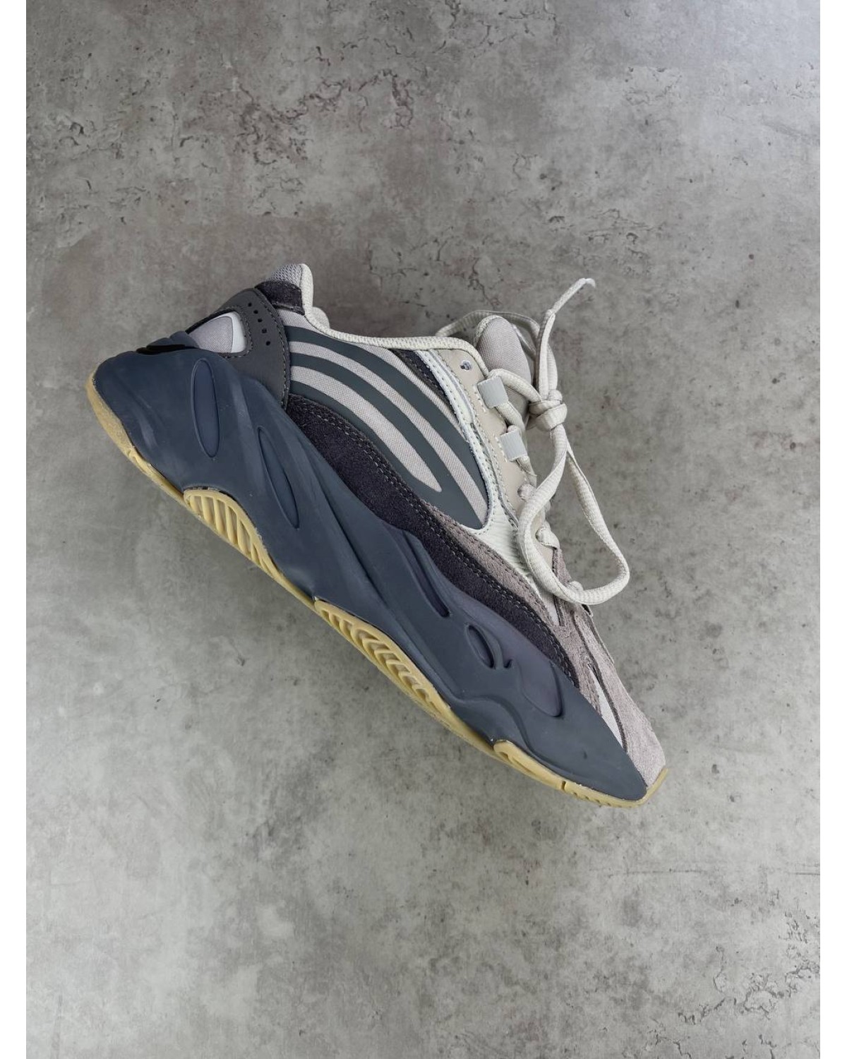Adidas Yeezy 700 V2 Tephra Grey