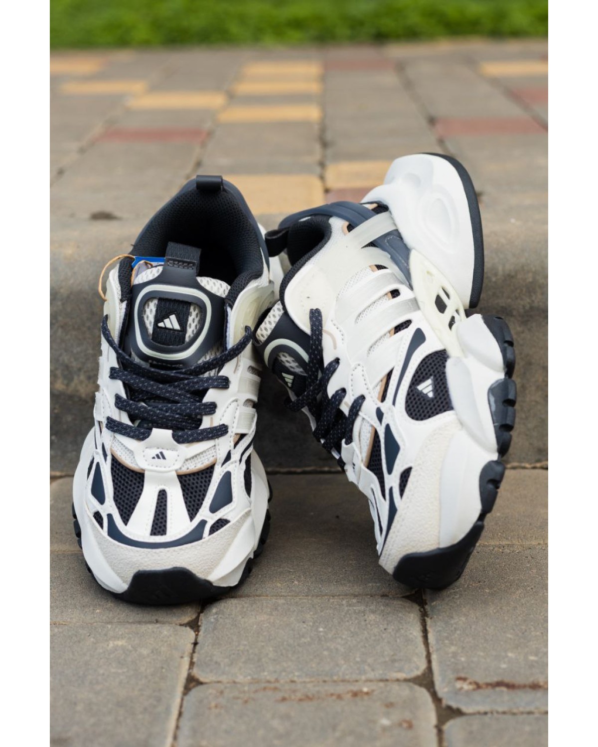 Adidas Vento XLG White Grey Black