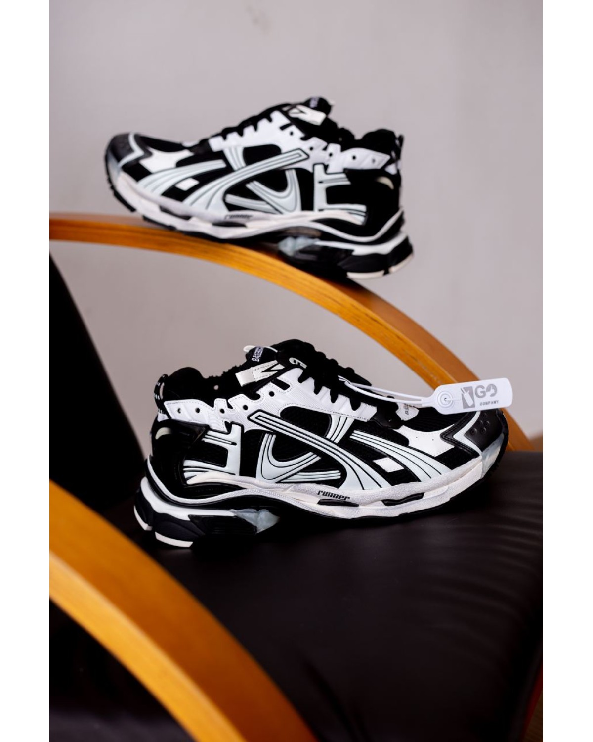 Balenciaga Runner Black/White