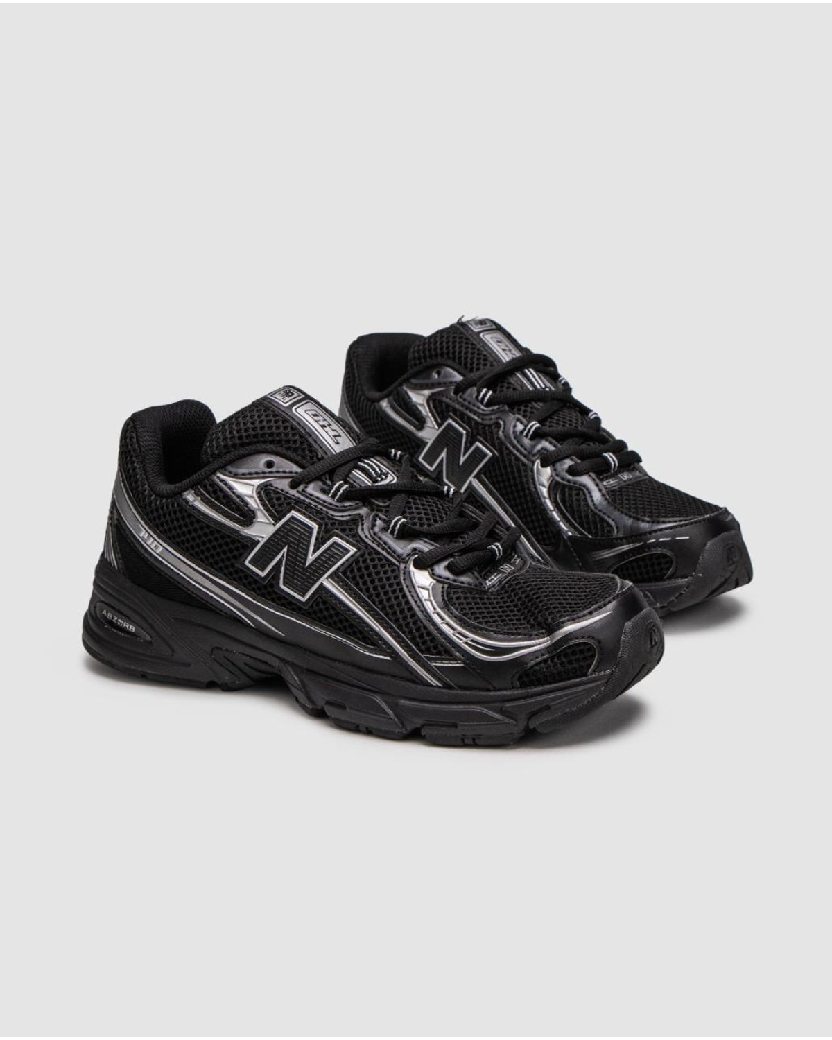 New Balance 740