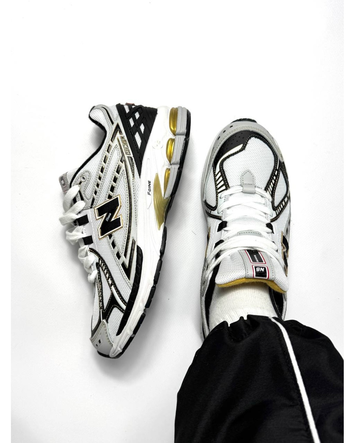 New Balance 1906R Metallic Silver Gold