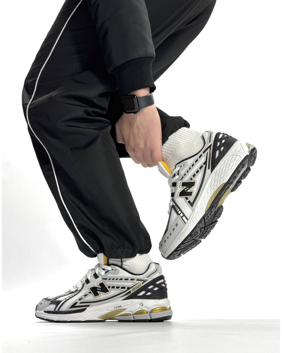 New Balance 1906R Metallic Silver Gold