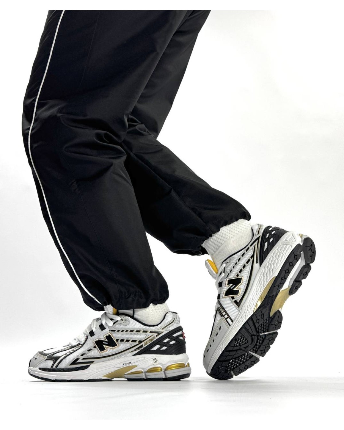 New Balance 1906R Metallic Silver Gold