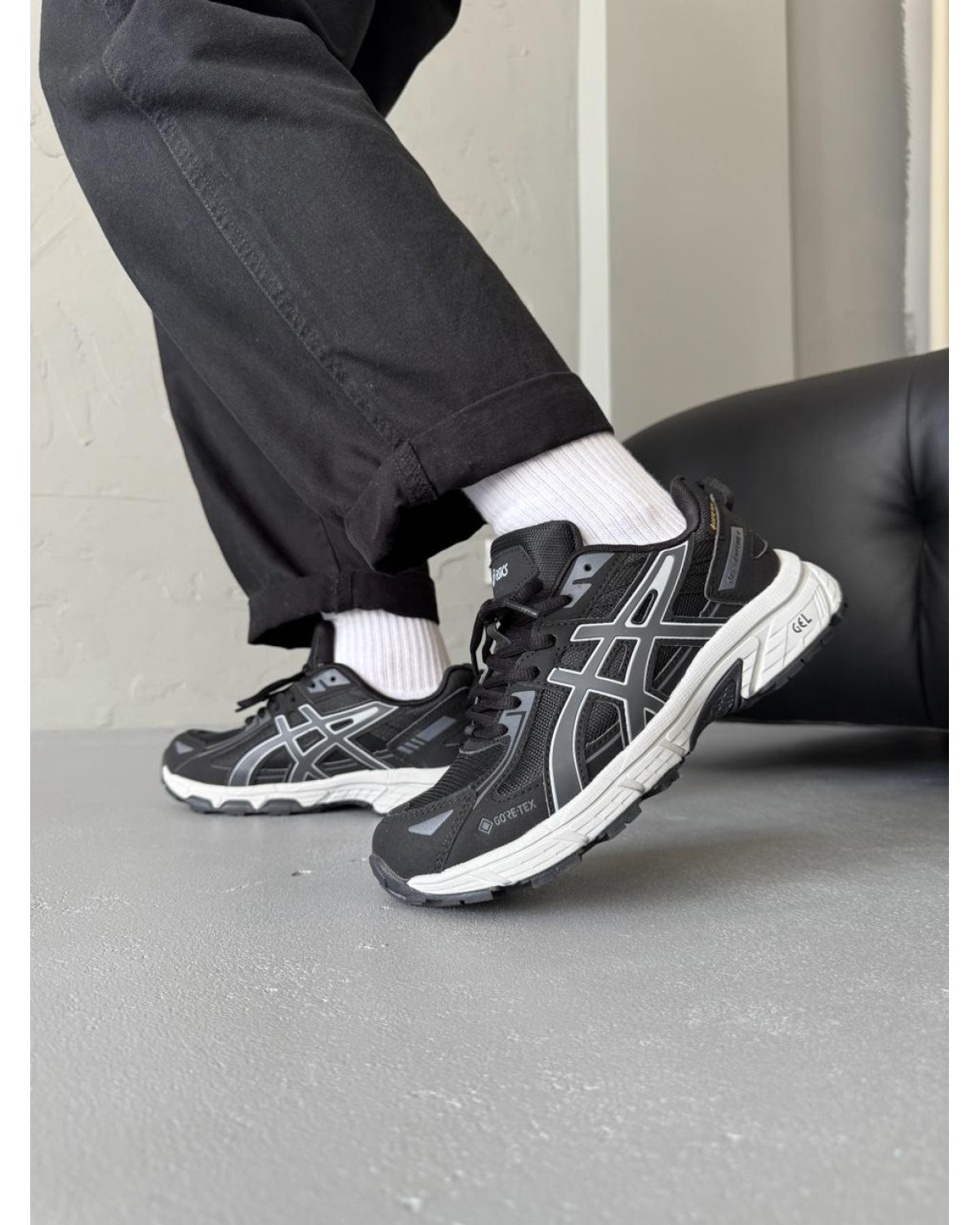 Asics Gel-Venture 6 Black/Beige Gore-Tex