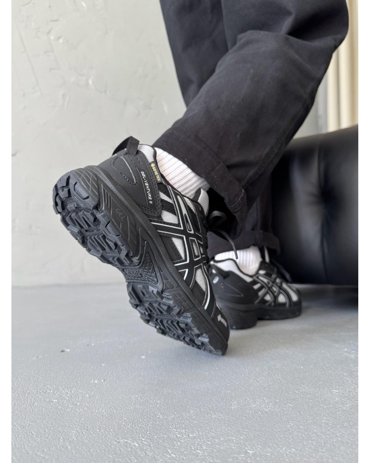 Asics Gel-Venture 6 Black/White Gore-Tex